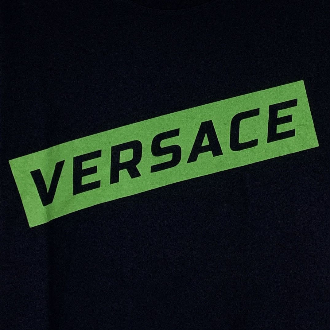 Versace Versace Black Logo Print Cotton Short Sleeve T-Shirt K26WX Size XS / US 0-2 / IT 36-38 - 4 Thumbnail