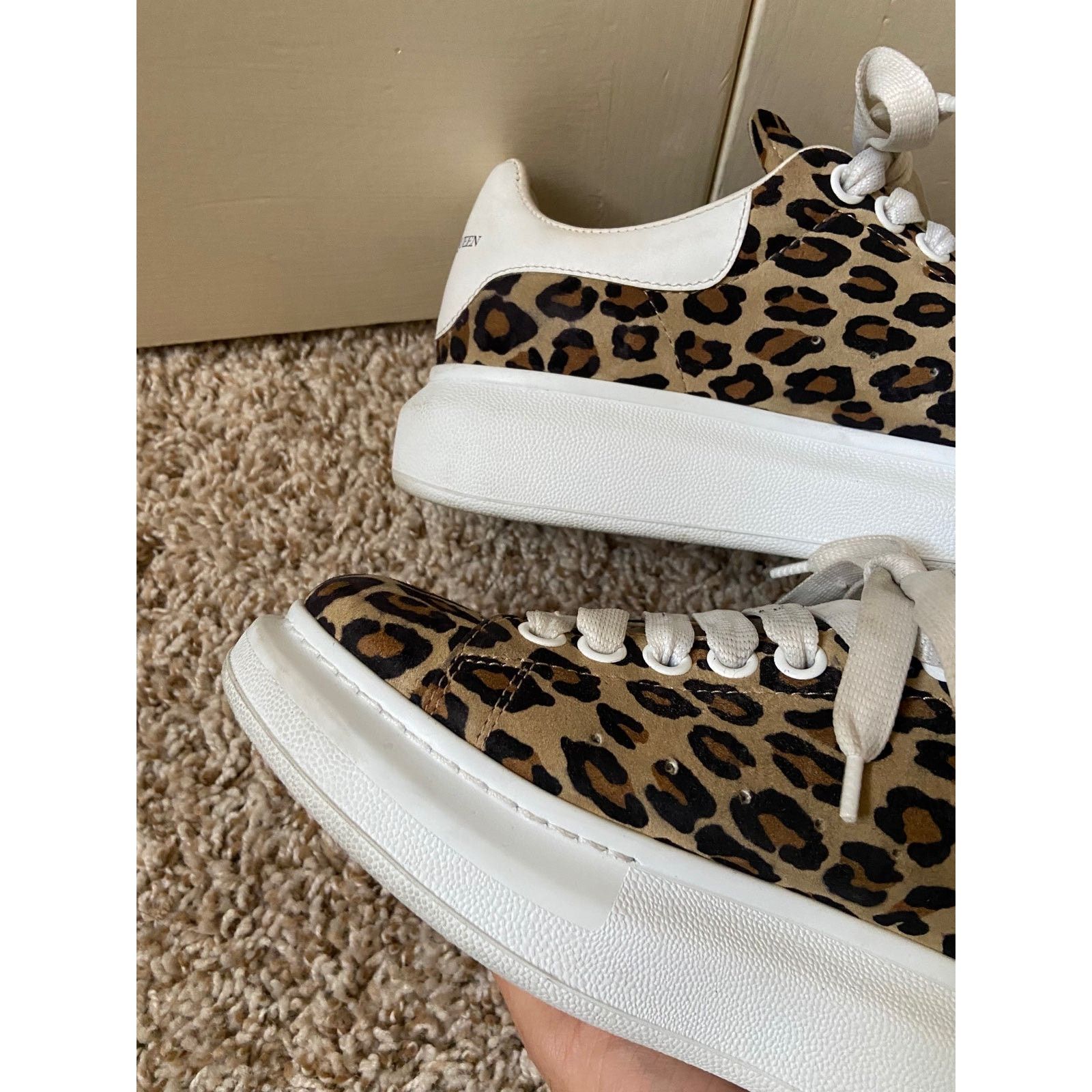 Alexander McQueen Alexander McQueen Oversized White Leather Shoes Leopard 37D Size US 7 / IT 37 - 11 Thumbnail