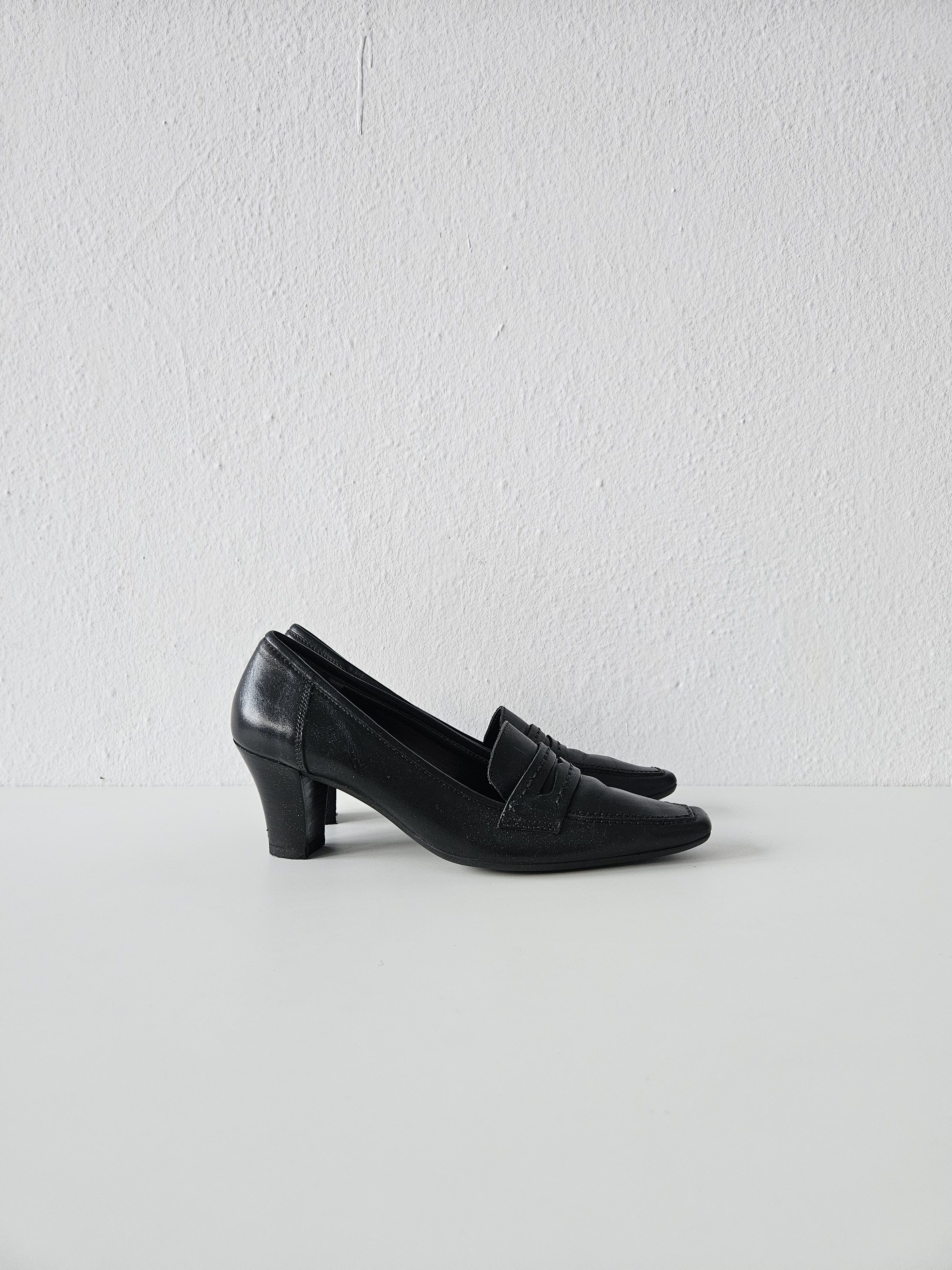 Vintage Vintage long toe leather heels Size US 9 / IT 39 - 5 Thumbnail