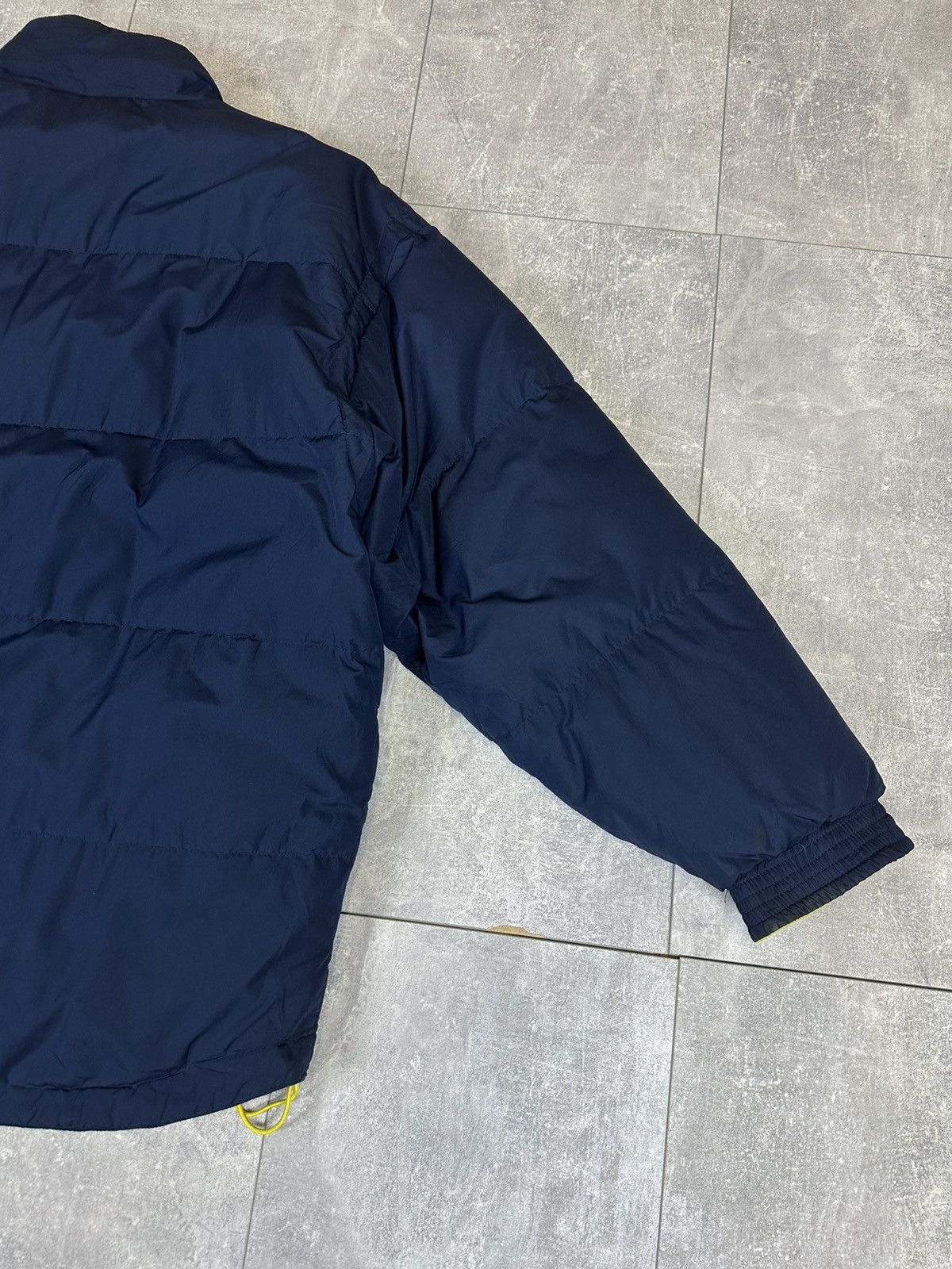 Vintage Men’s vintage rare Nike overprint logo Down jacket Size US L / EU 52-54 / 3 - 6 Thumbnail