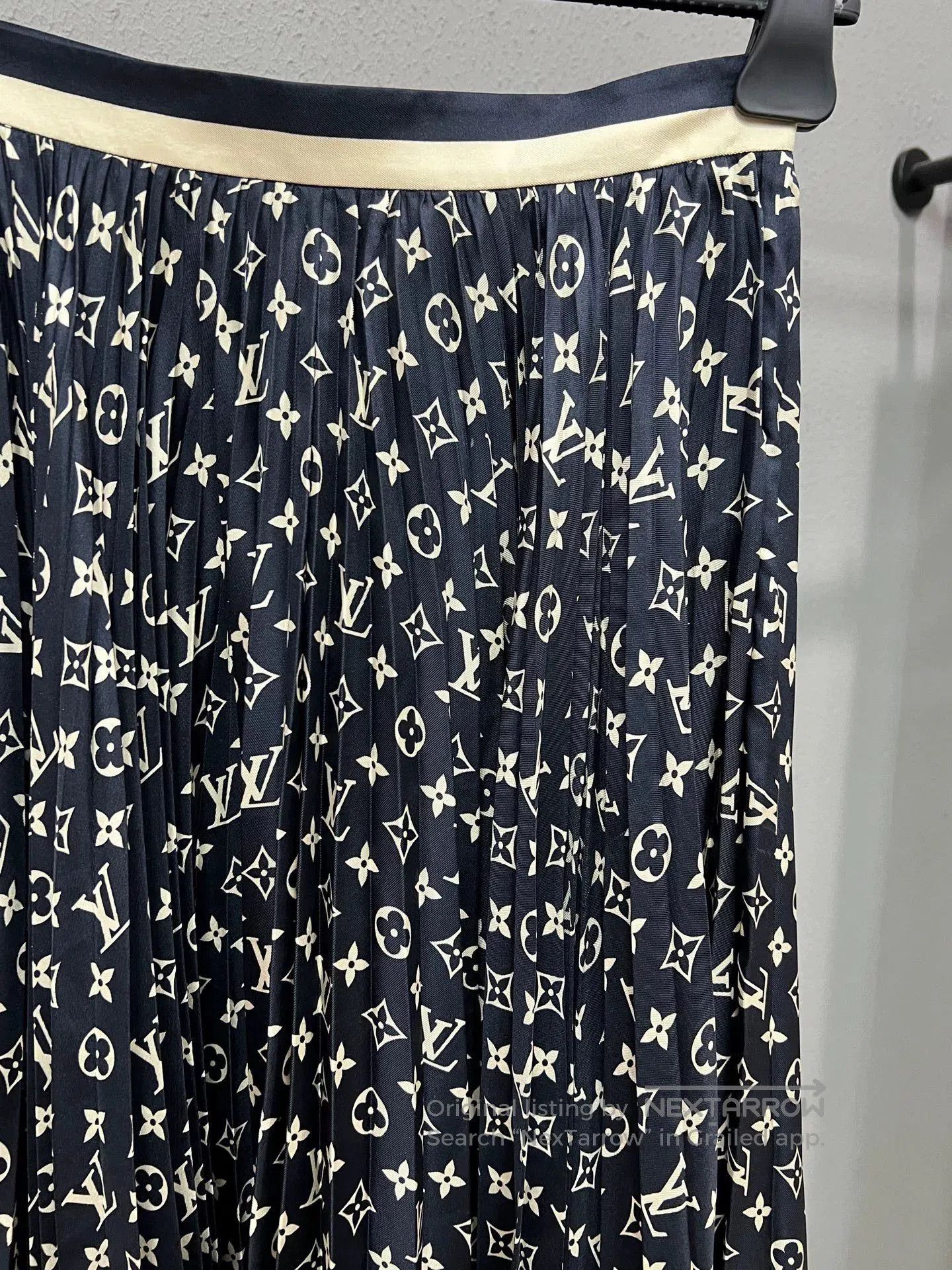 Louis Vuitton louis vuitton blue silk midi skirt. Size 35" - 3 Thumbnail