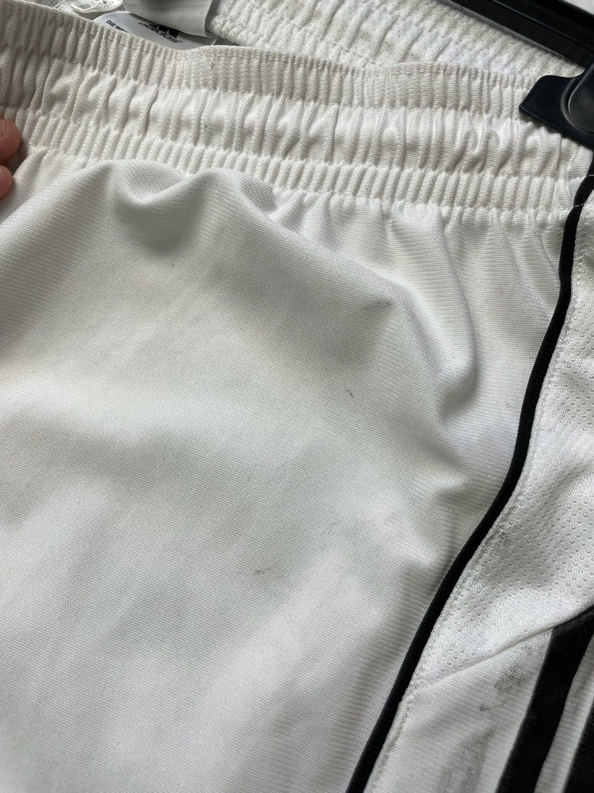 Adidas × Vintage Vintage adidas New Castle United soccer shorts size XL Size US 36 / EU 52 - 4 Thumbnail
