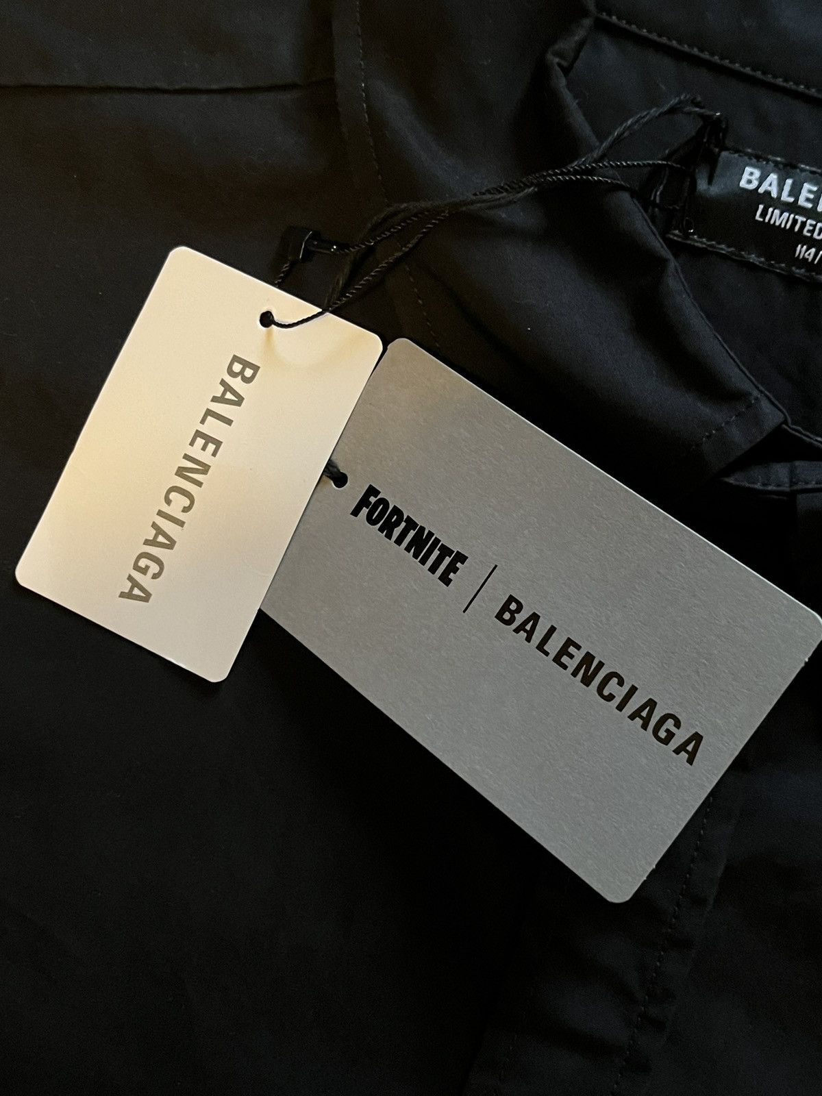 Balenciaga LIMITED Balenciaga x Fortnite 1/200 Button-Up Shirt Size US L / EU 52-54 / 3 - 7 Thumbnail