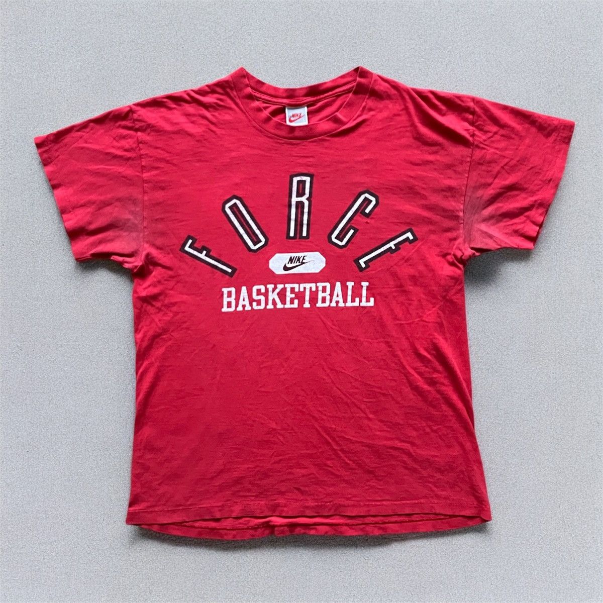 Nike Vintage 90s Nike Force Basketball Tee shirt NBA Jordan Size US L / EU 52-54 / 3 - 5 Thumbnail