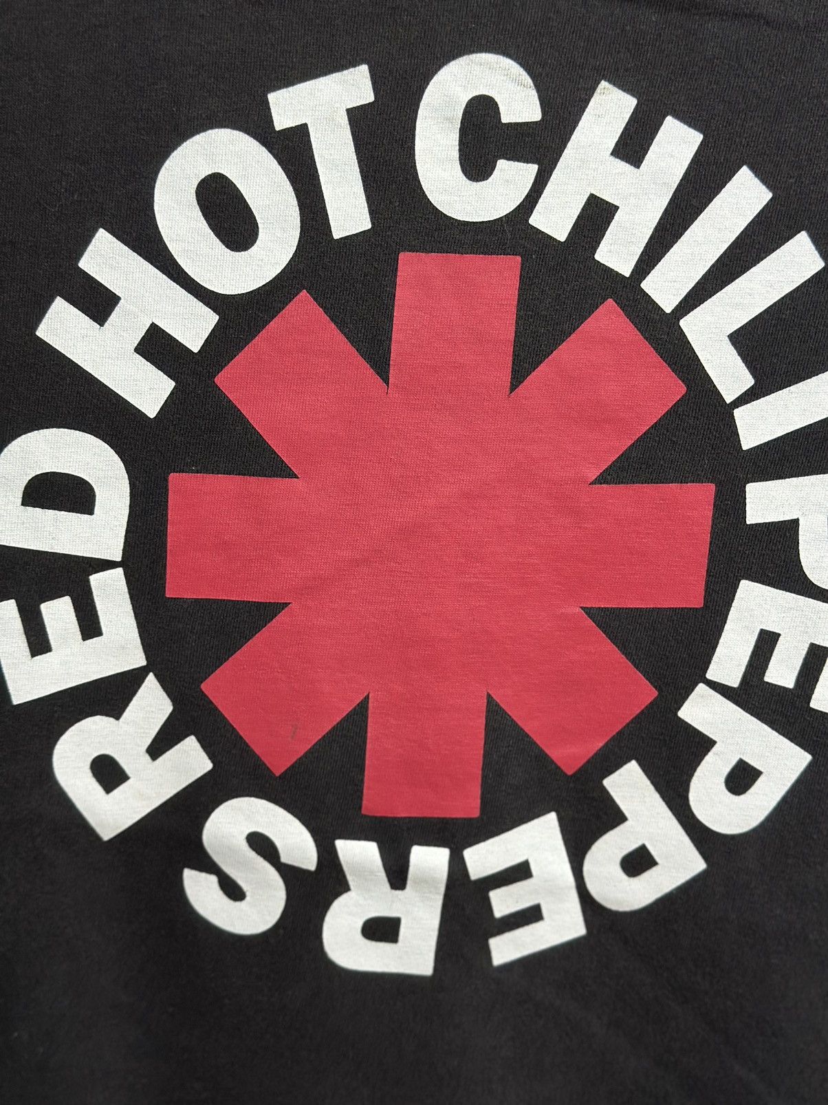 Band Tees × Uniqlo × Vintage Vintage Ut X Red Hot Chilli Peppers Sun Faded Tee Size US L / EU 52-54 / 3 - 2 Thumbnail
