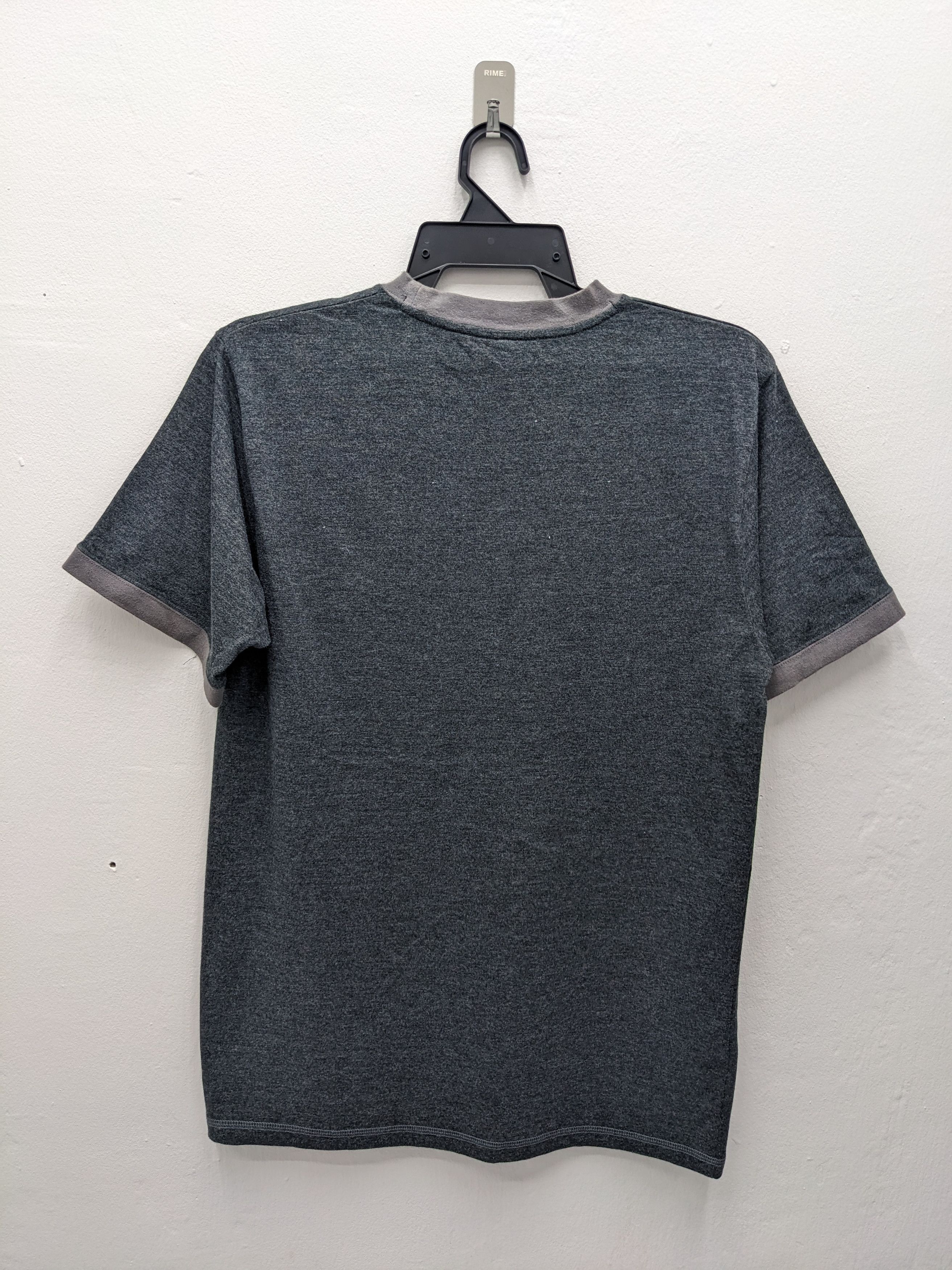 United Colors Of Benetton UNITED COLORS OF BENETTON TSHIRT Size US M / EU 48-50 / 2 - 4 Thumbnail