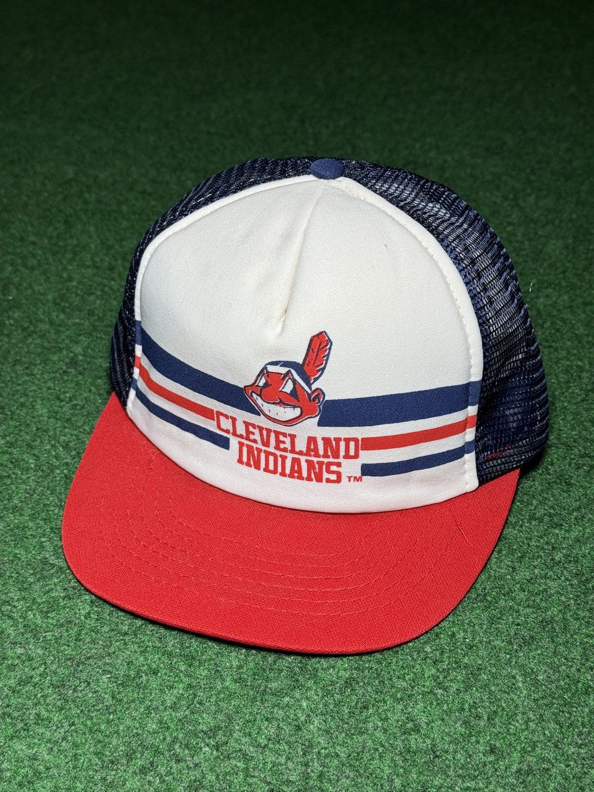 MLB Vintage 80s Cleveland Indians Trucker Mesh MLB Snapback Hat Size ONE SIZE - 1 Thumbnail