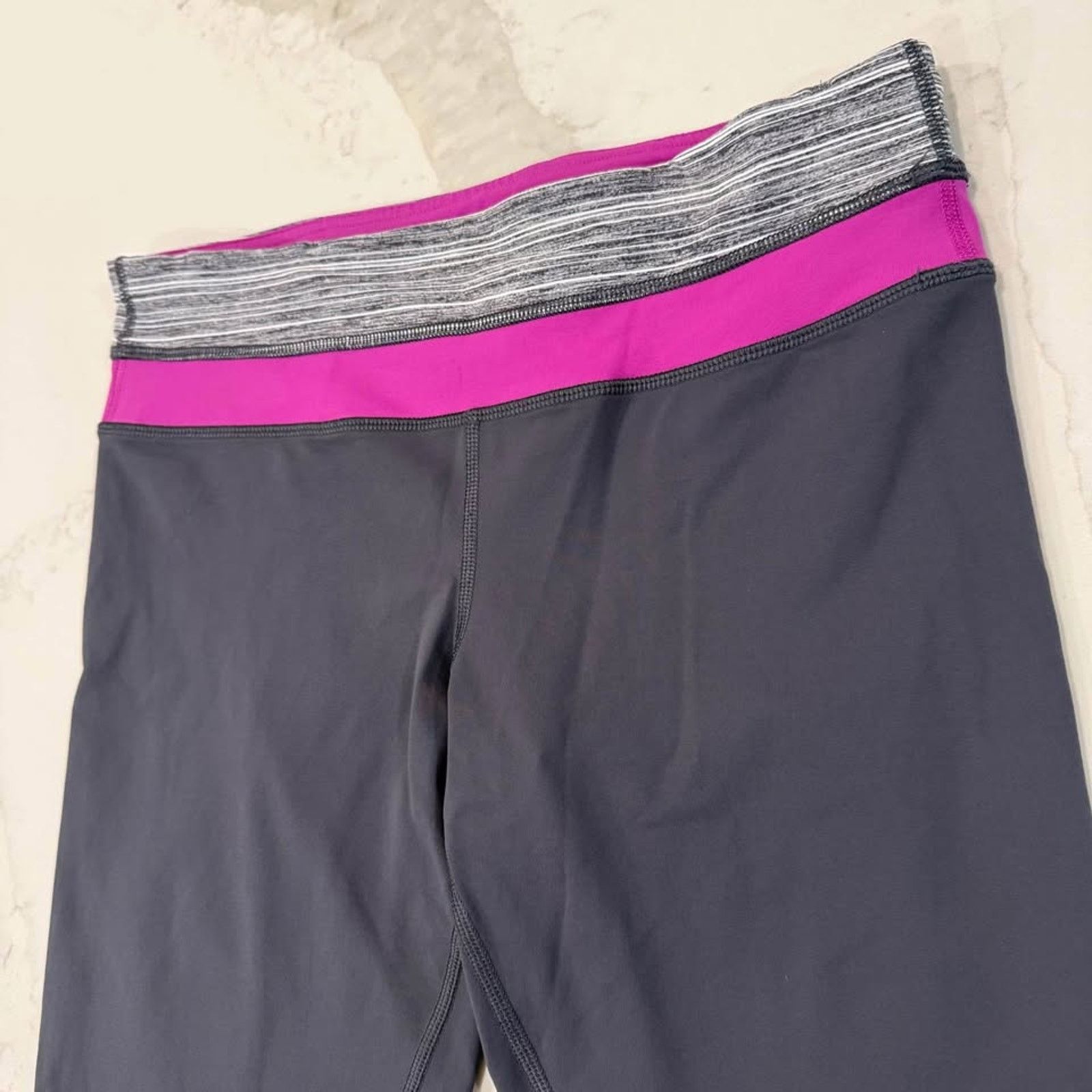 Lululemon Lululemon Run Inspire Crop II Leggings Women's 8 Gray/Purple Size 30" / US 8 / IT 44 - 4 Thumbnail