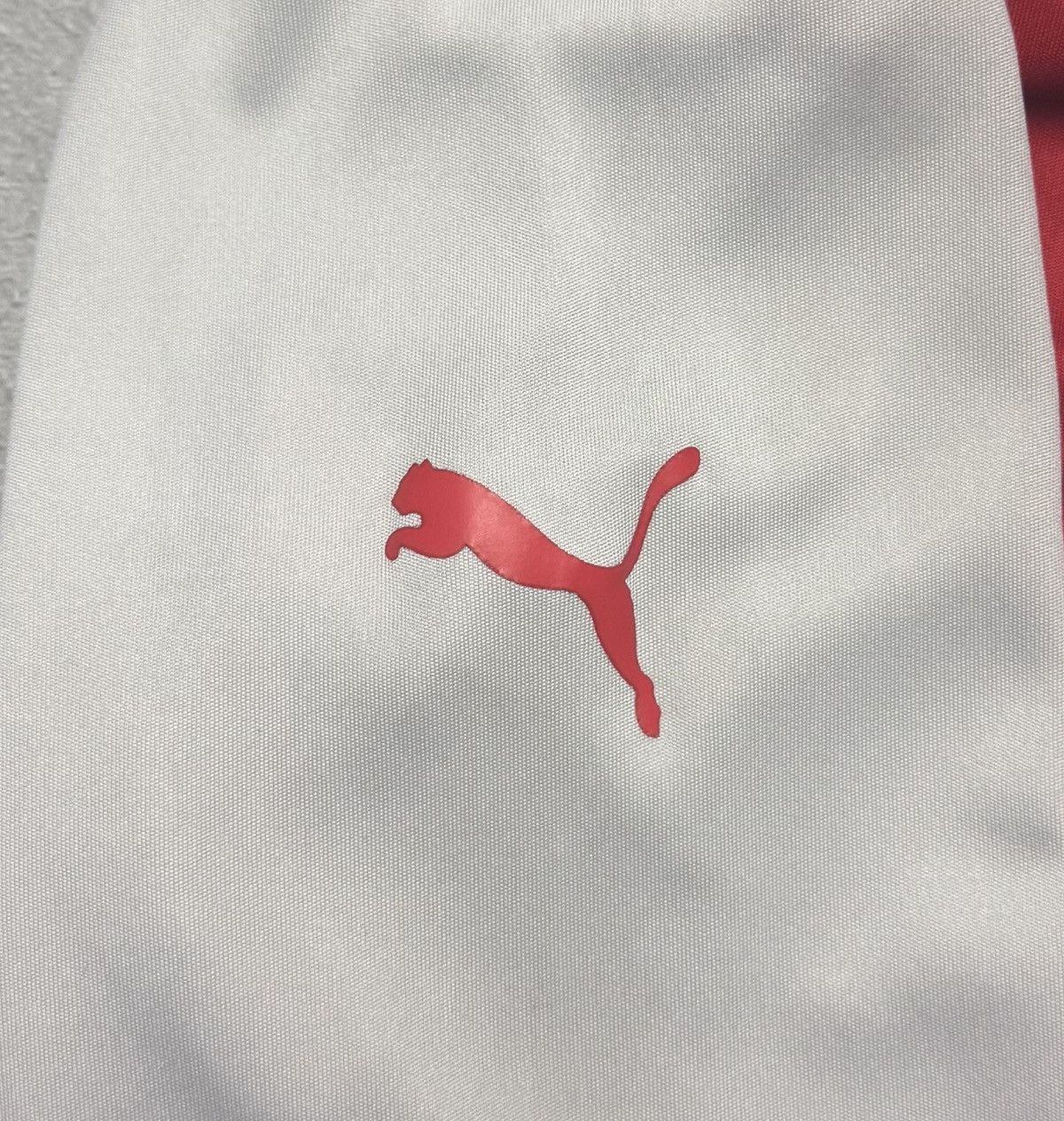 Puma Rotherham United 2021 2022 Home Shirt Soccer Jersey Puma Size US M / EU 48-50 / 2 - 14 Thumbnail