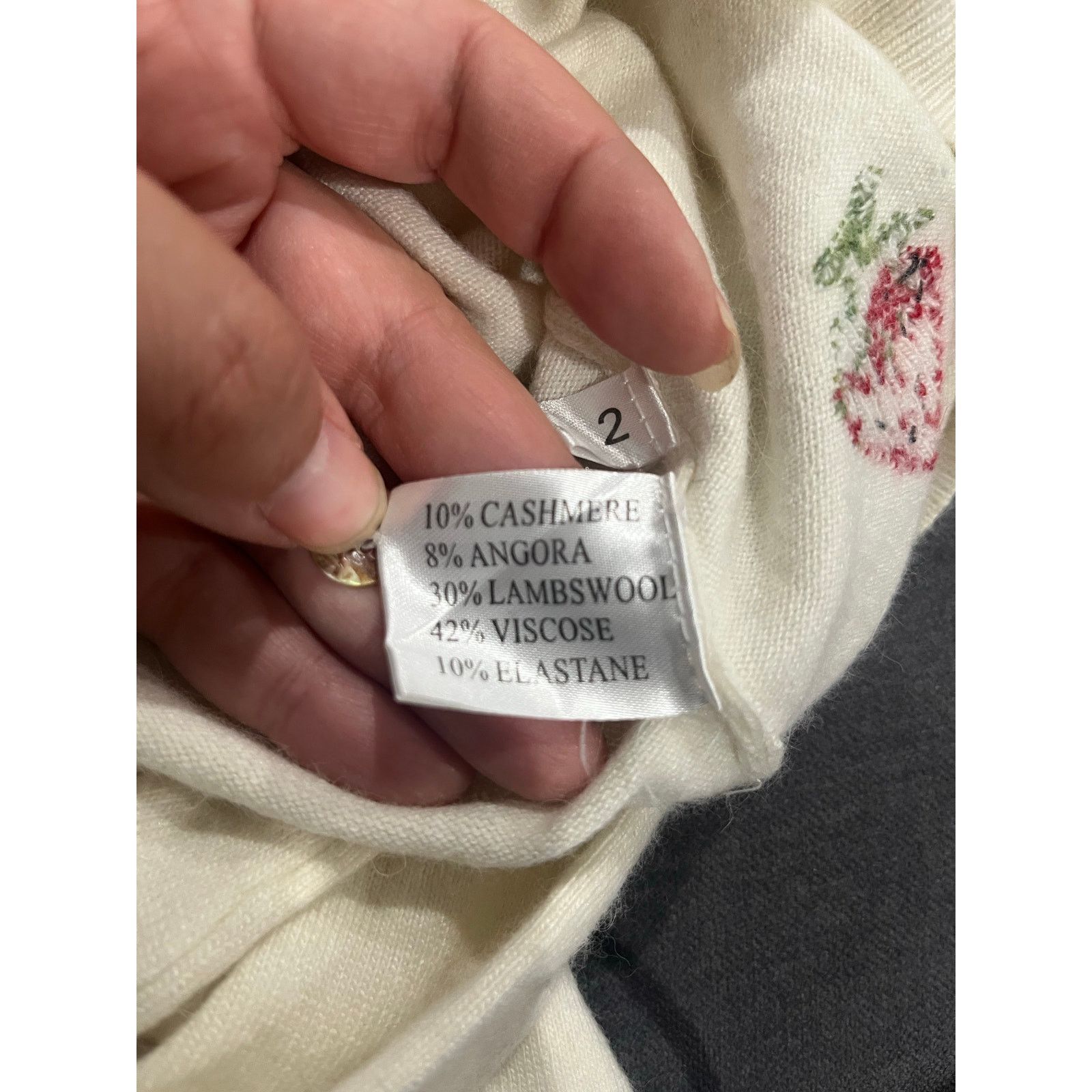 Other Sempre Strawberry Knit ButtonUp Cardigan Cashmere Lambswool Size S / US 4 / IT 40 - 5 Thumbnail
