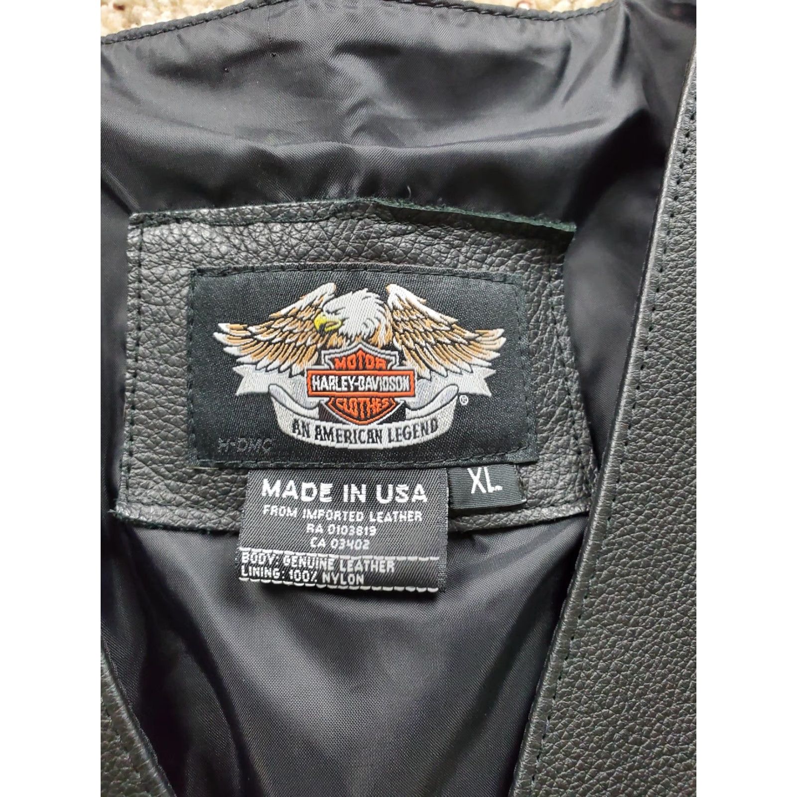Harley Davidson VINTAGE Harley-Davidson Vest Leather Mens XL Black HOG Club USA Made Pockets Lined Studded Logo 98240-97VM Size US XL / EU 56 / 4 - 5 Thumbnail