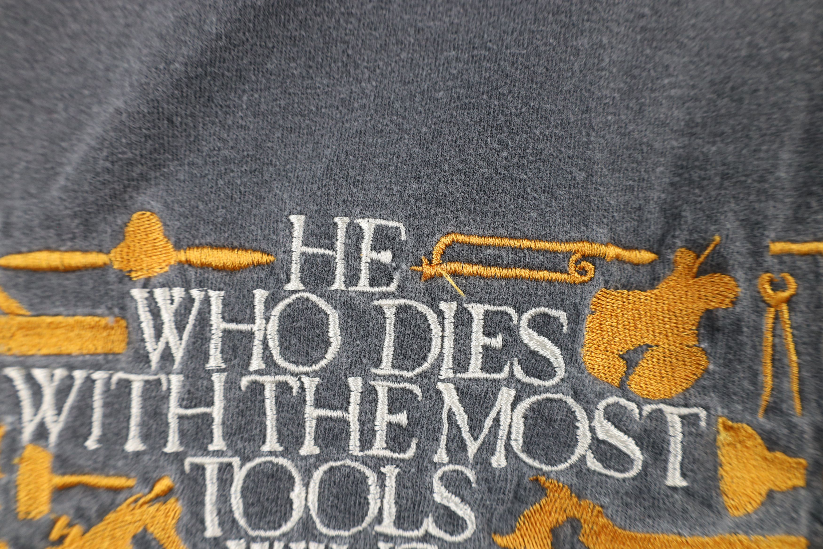 Vintage Vintage 90s He Who Dies With The Most Tools Wins T-Shirt Size US XXL / EU 58 / 5 - 5 Thumbnail