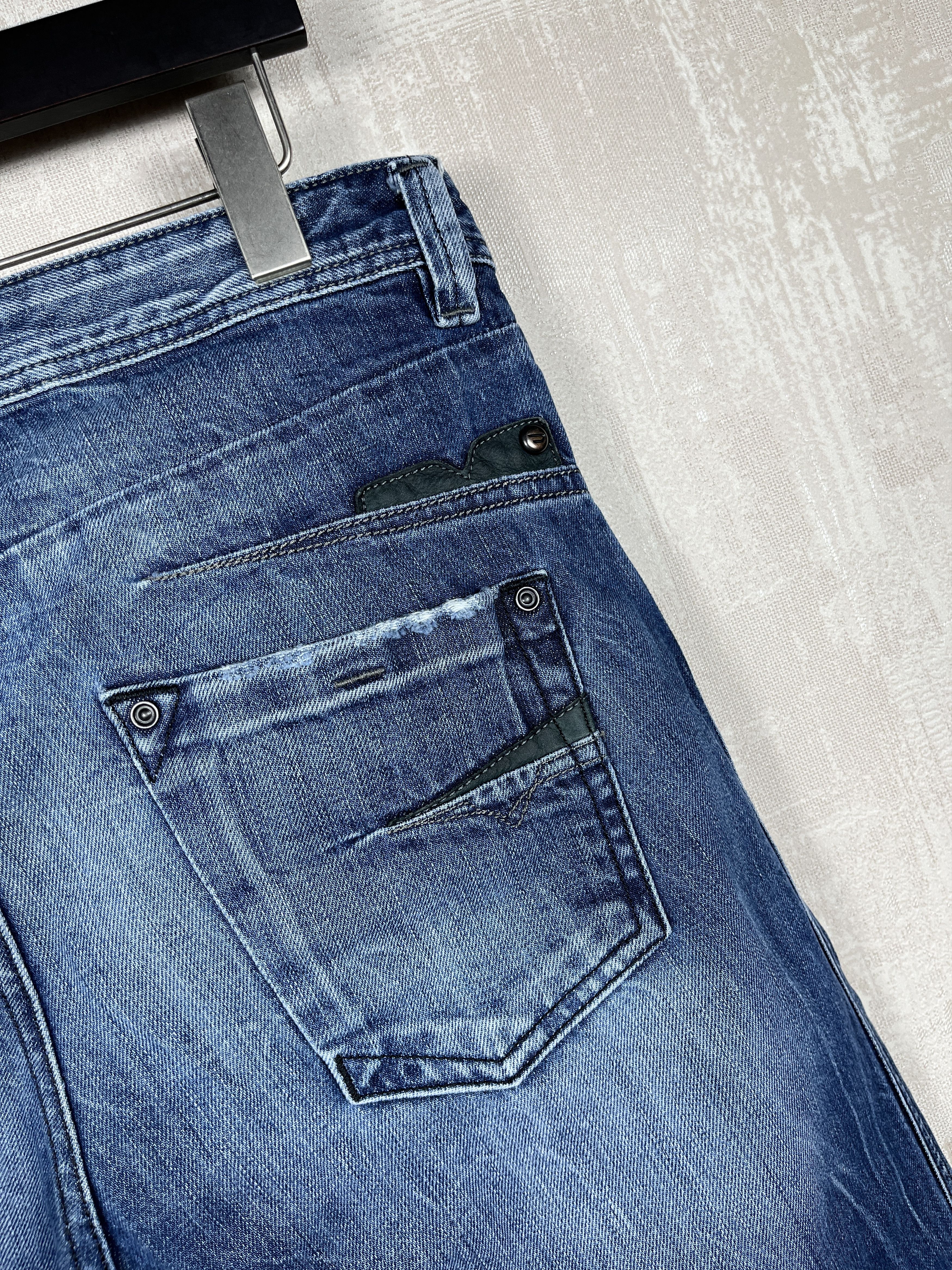 Diesel Diesel Darron Regular Slim Tapered Denim Jeans Button Fly Size US 33 - 21 Thumbnail