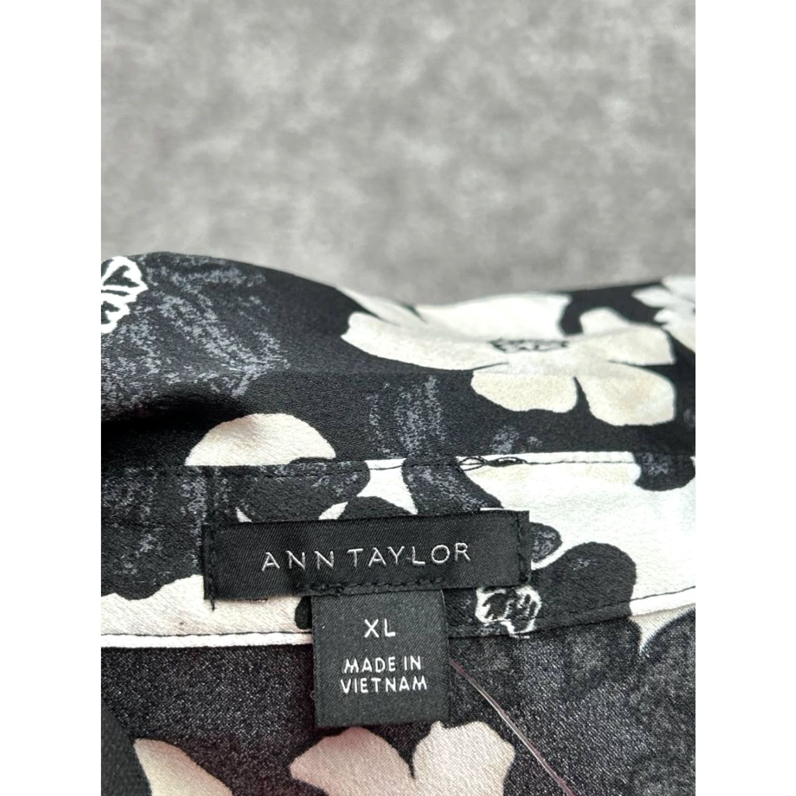 Ann Taylor VINTAGE Ann Taylor Wrap Bodysuit Womens XL Black Floral Stretch Lined Surplice Neck New Size XL / US 12-14 / IT 48-50 - 4 Thumbnail