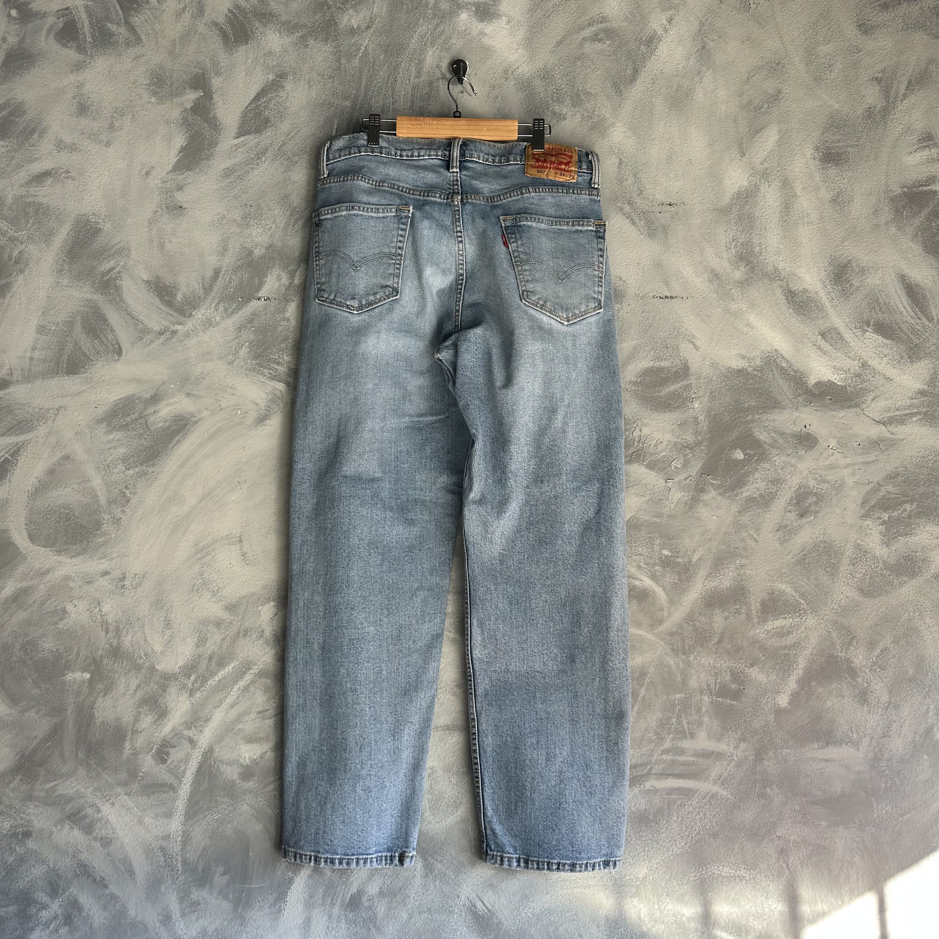 Levi's Vintage Levis 550 Jeans Mens 34x29 Blue Relaxed Fit Tapered Size US 34 / EU 50 - 4 Thumbnail