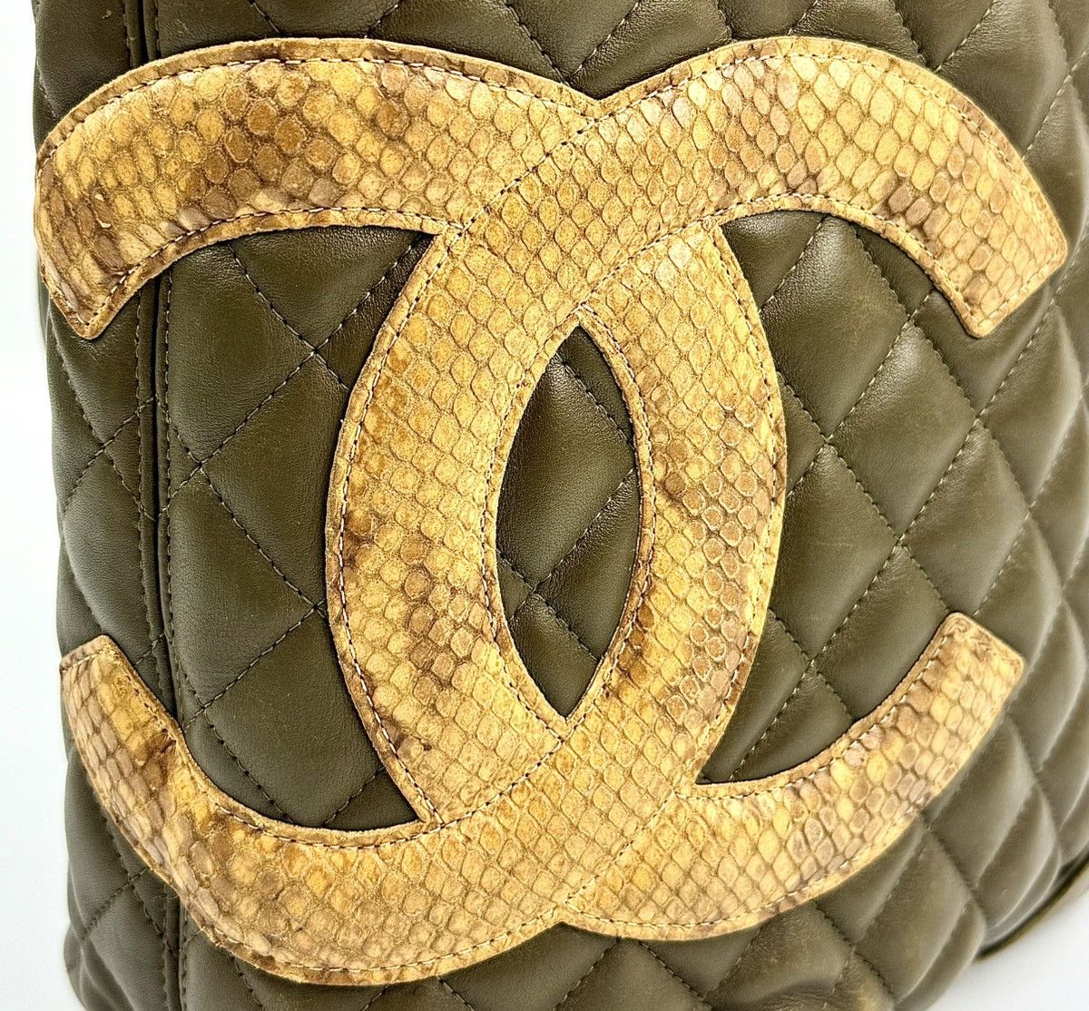 Chanel Chanel - 04 - Army Green - Trashed - Mini - Python - Cambon Size ONE SIZE - 5 Thumbnail