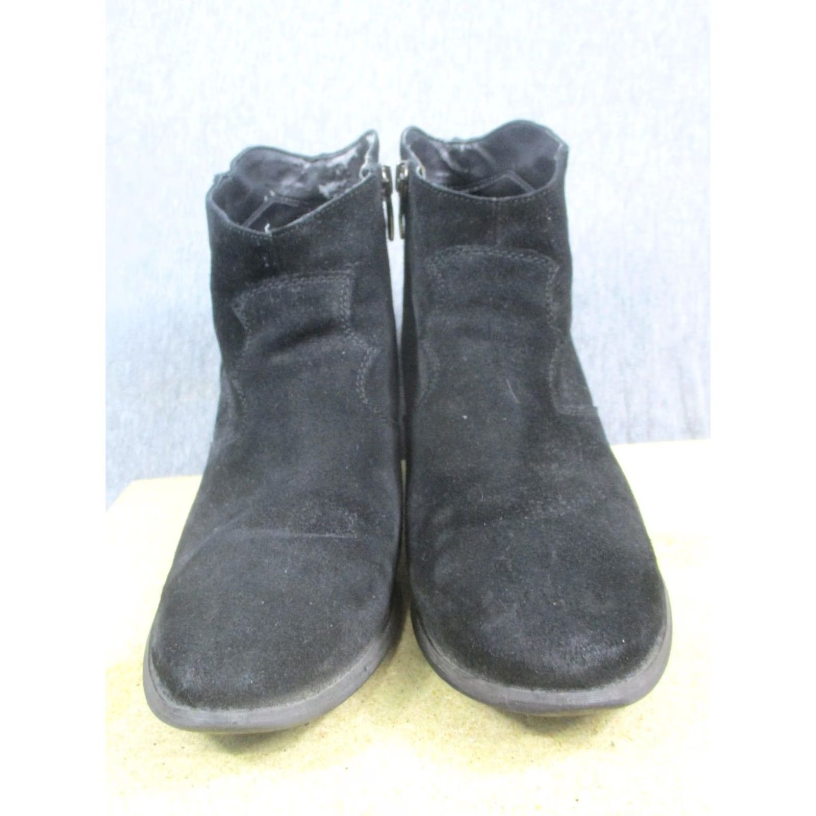 Marc Fisher VINTAGE? No. Marc Fisher Boots Women Size 6 Black Suede Ankle Booties Block Heel Side Zip Size US 6 / IT 36 - 4 Thumbnail