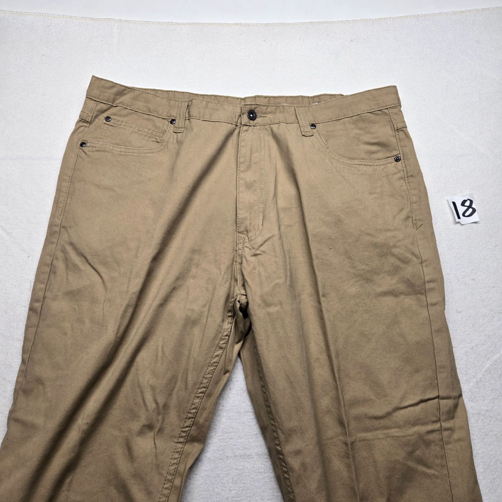 Brooks Brothers Brooks Brothers Clark Chino Pants Solid Brown Straight Men 40 X 30 Pants Brown Solid Brooks Brothers Clark Fit Advantage Chino Mens 40x30 Size US 40 / EU 56 - 2 Thumbnail