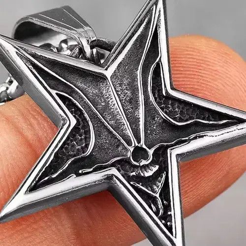 Jewelry Demon Pentagram Skull Pendant Necklace in Silver, Men's