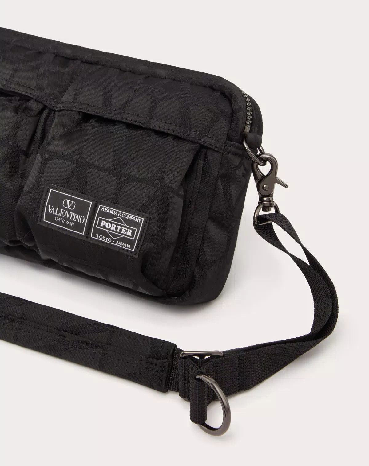 Valentino oc11z0725 Size: OS/ Porter Shoulder Bag in Black Size ONE SIZE - 6 Thumbnail