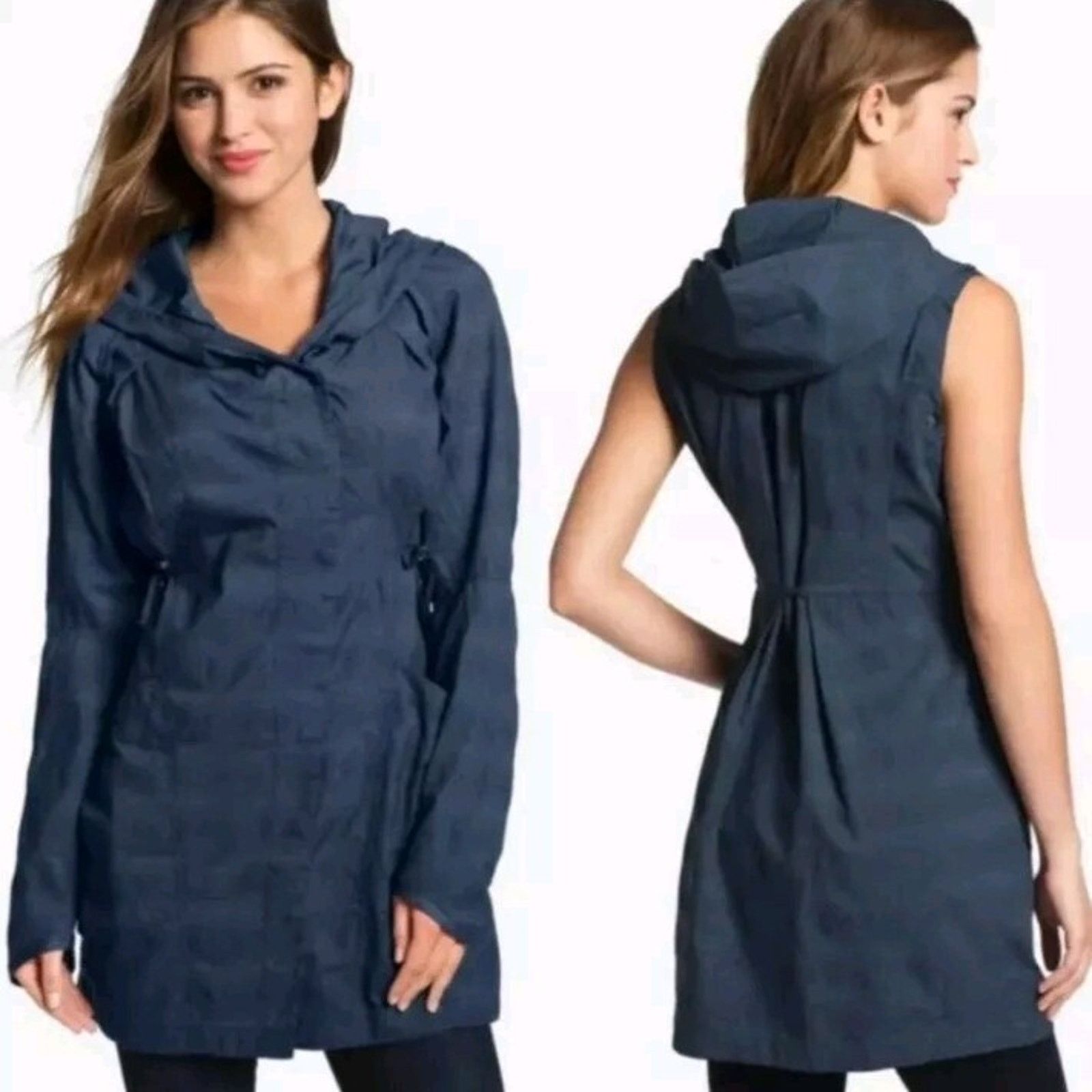 nau Nau Convertible Jacket in Navy/Black, Size Small A001273 Size S / US 4 / IT 40 - 1 Thumbnail