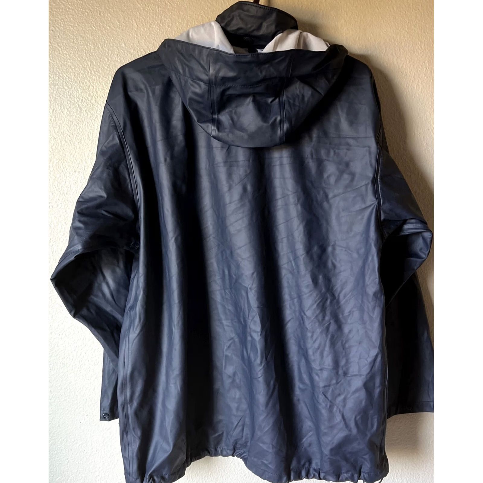 Helly Hansen Helly Hansen Rain Jacket Mens Small Black Hooded Full Zip Windbreaker J1814 Size US L / EU 52-54 / 3 - 2 Thumbnail