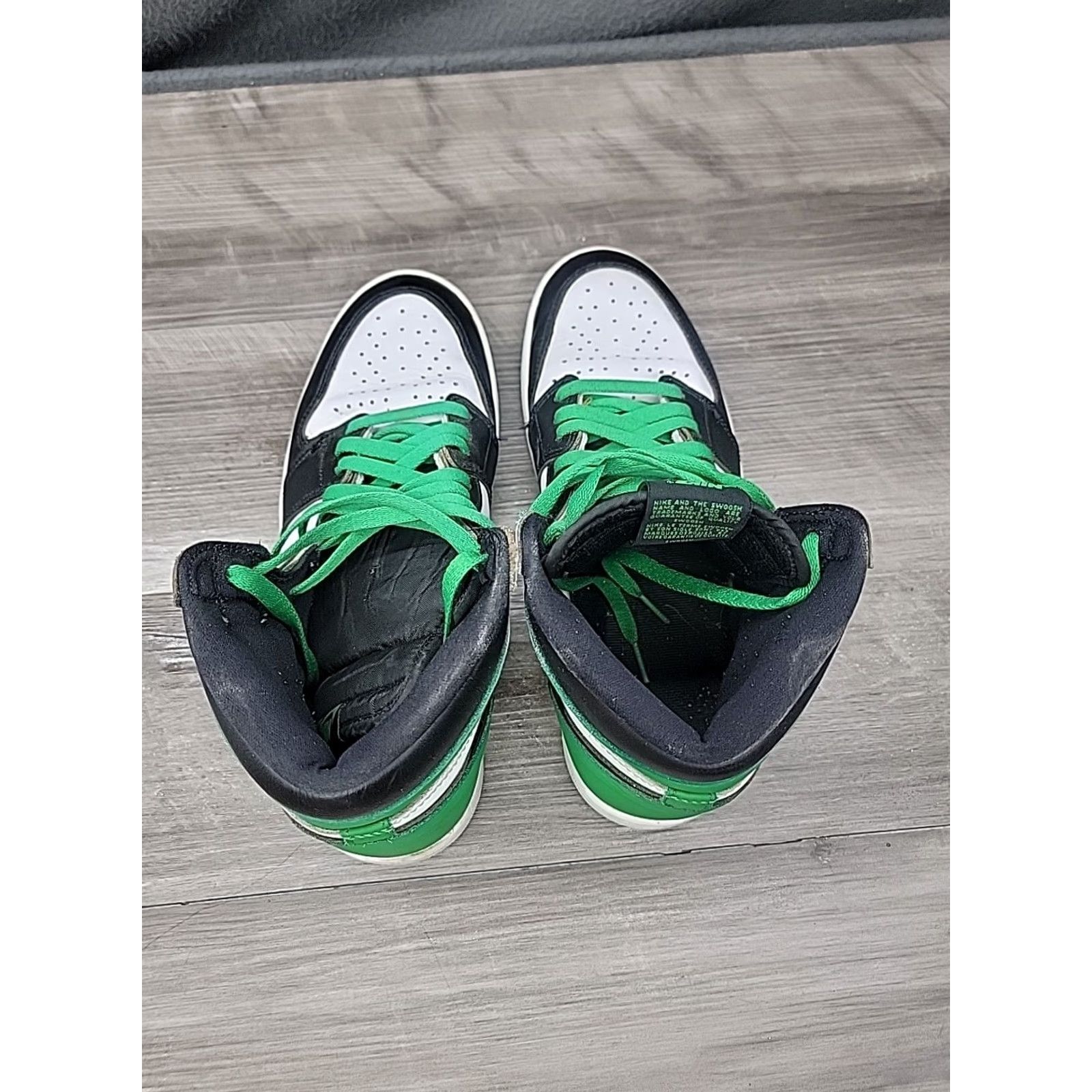 Jordan Brand Jordan 1 Retro High OG Lucky Green Sneaker DZ5485-031 Men’s 10 Shoes Green Nike Jordan 1 Retro High OG Sneaker Mens 10 Green Band Green Size US 9 / EU 42 - 6 Thumbnail