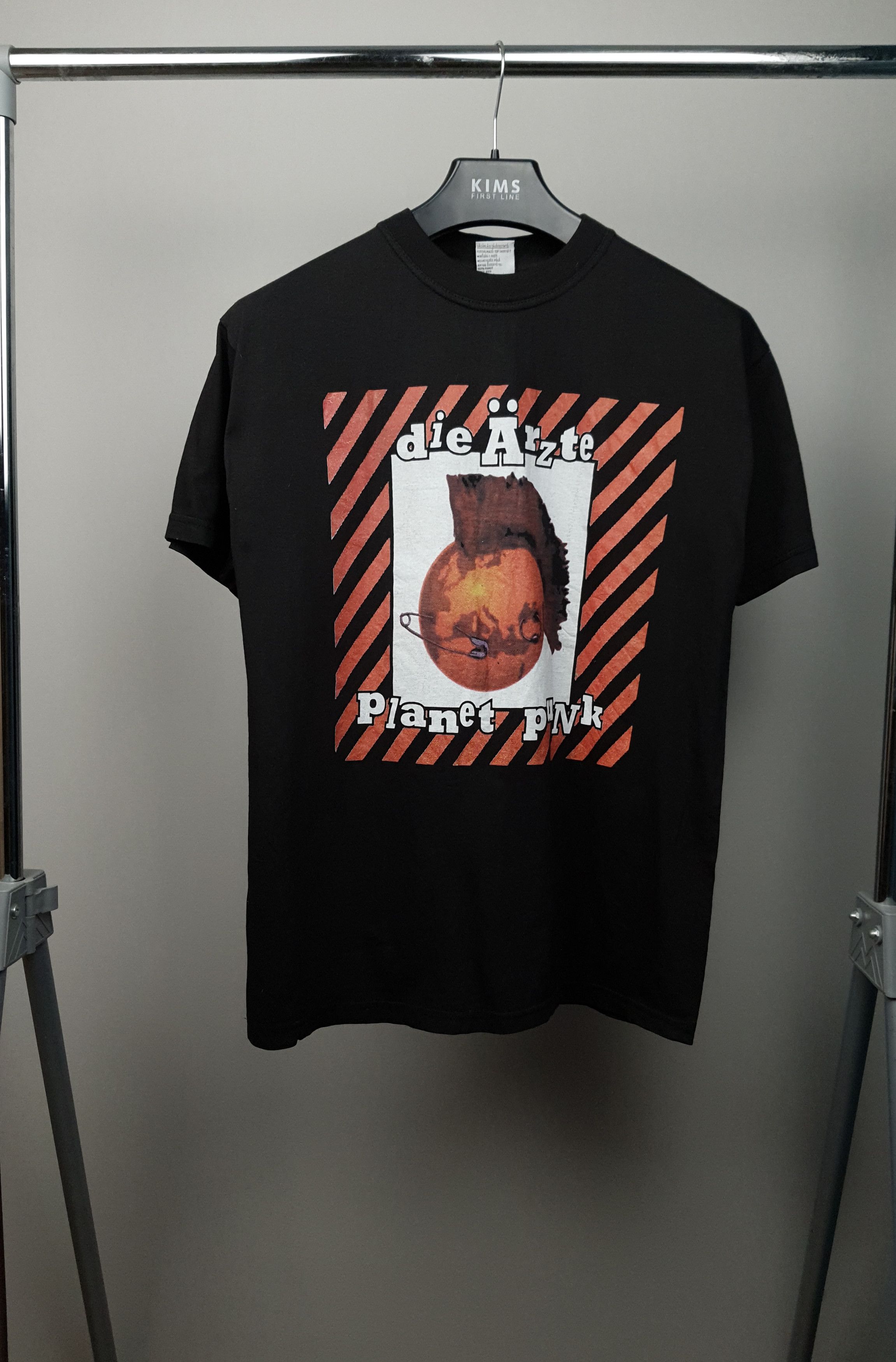 Band Tees × Vintage Die Arze Planet Punk Vintage Tour Promo Graphic T Shirt Size US XL / EU 56 / 4 - 1 Thumbnail