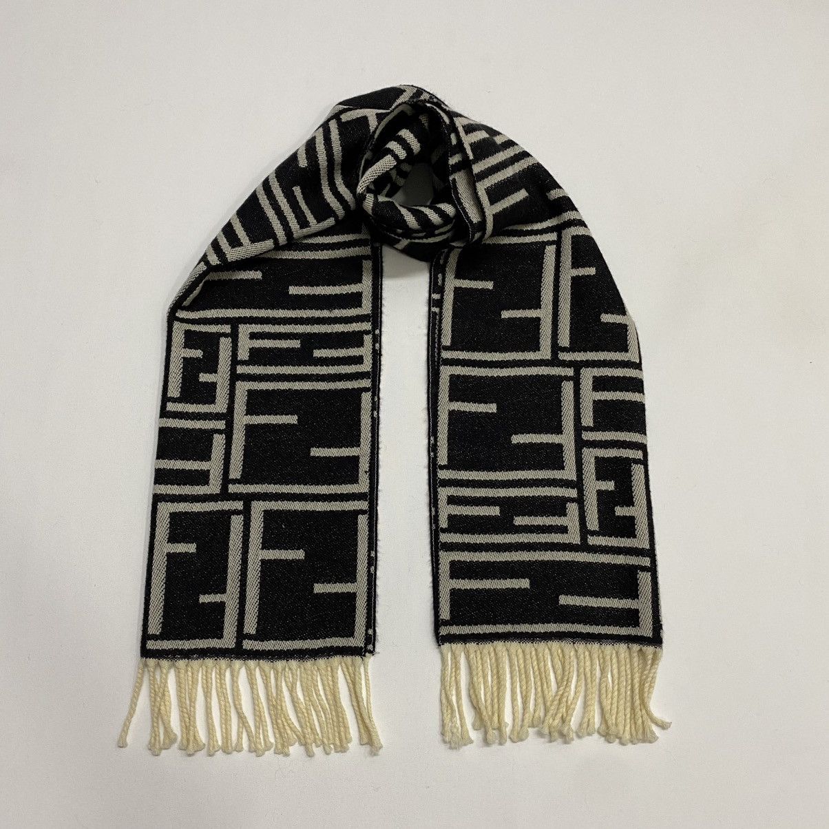 Fendi FENDI FF SCARF MUFFLER LUX040 Size ONE SIZE - 1 Thumbnail