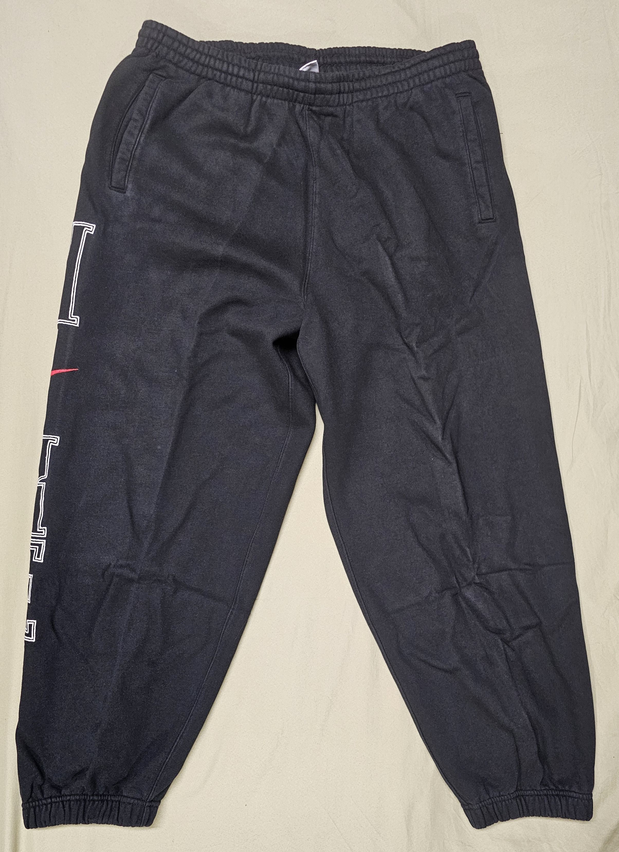 image of Nike Sweatpants in Black, Men's (Size 36)