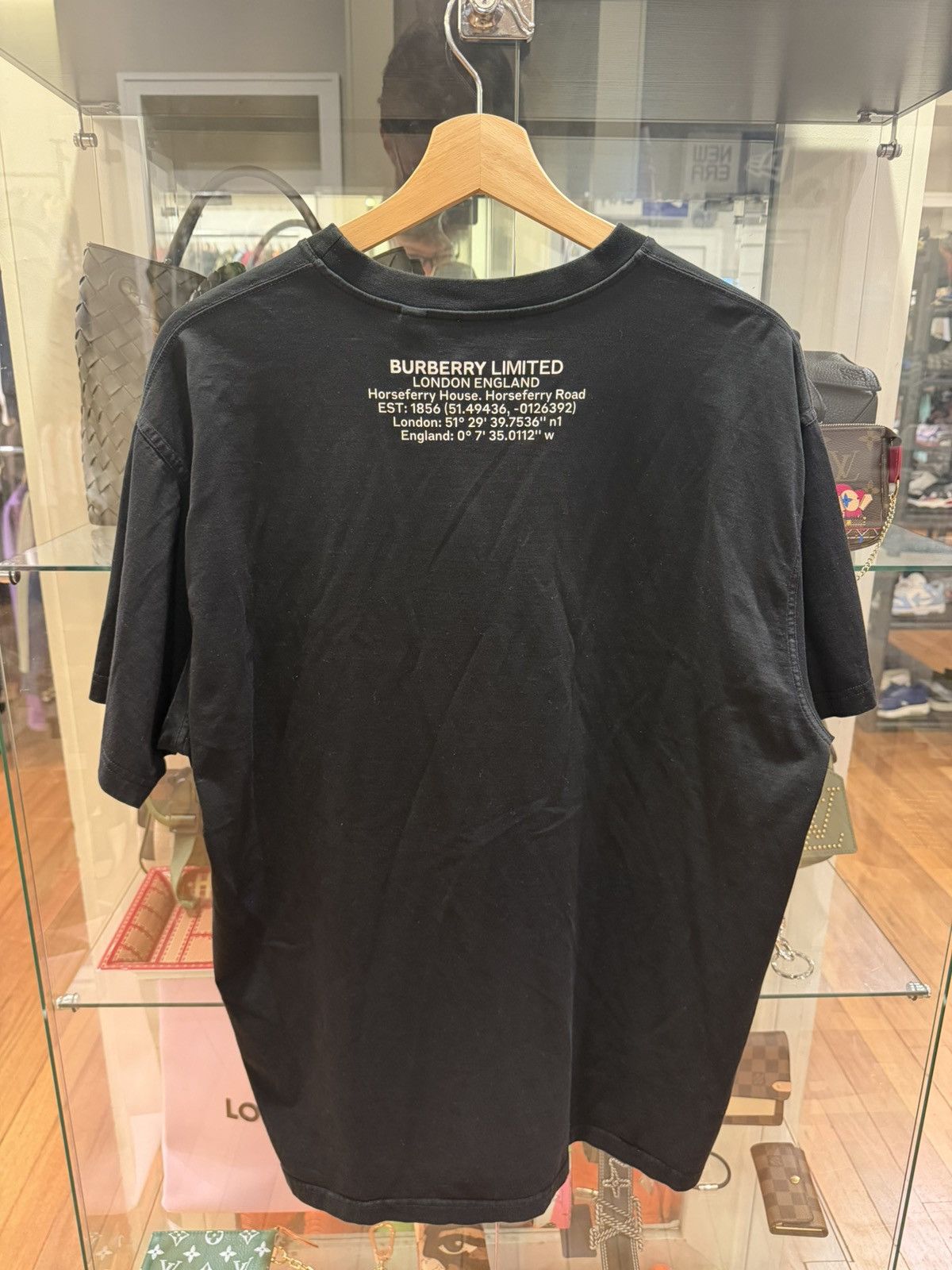 Burberry Burberry Shark Risk Tee - Black Size US L / EU 52-54 / 3 - 2 Thumbnail