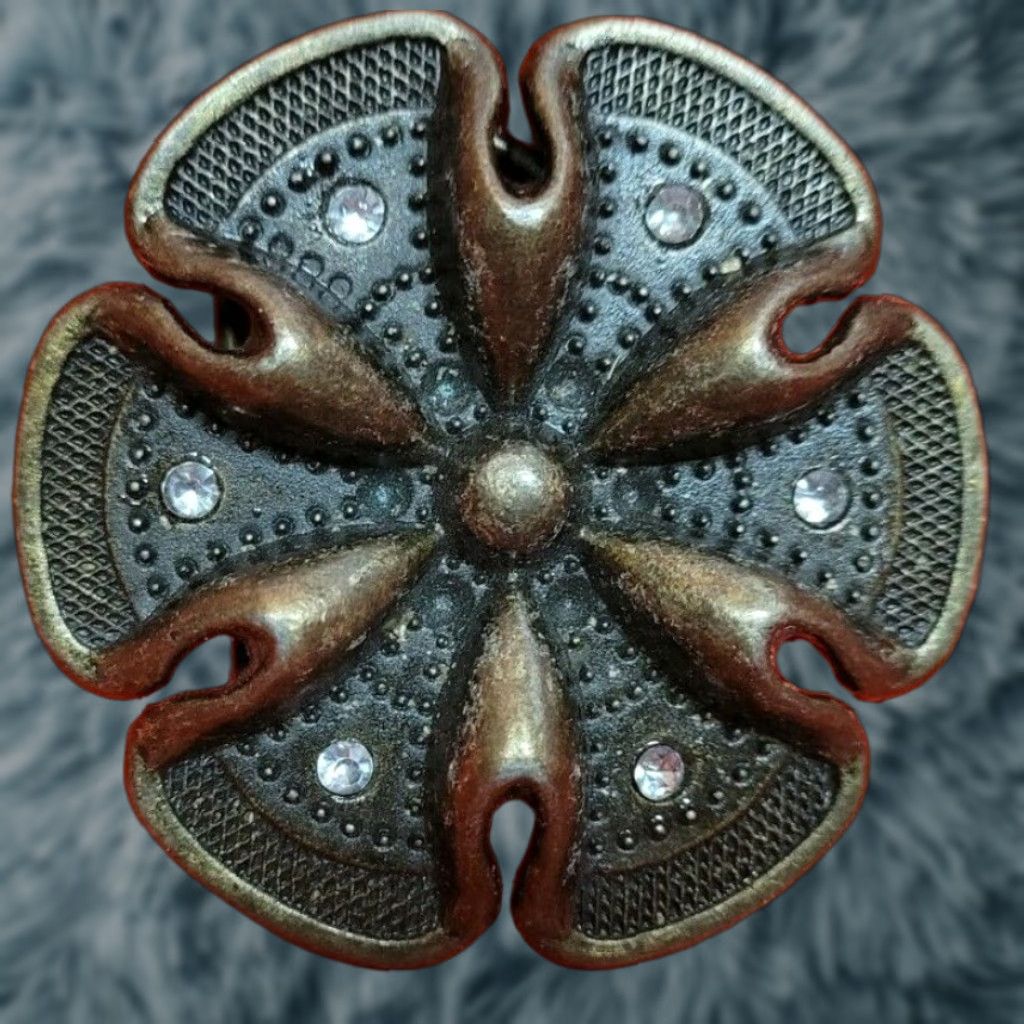 Vintage VTG Womens Belt Buckle 2.5" Circular Floral Brass Nice Cute Sequin Size ONE SIZE - 1 Thumbnail