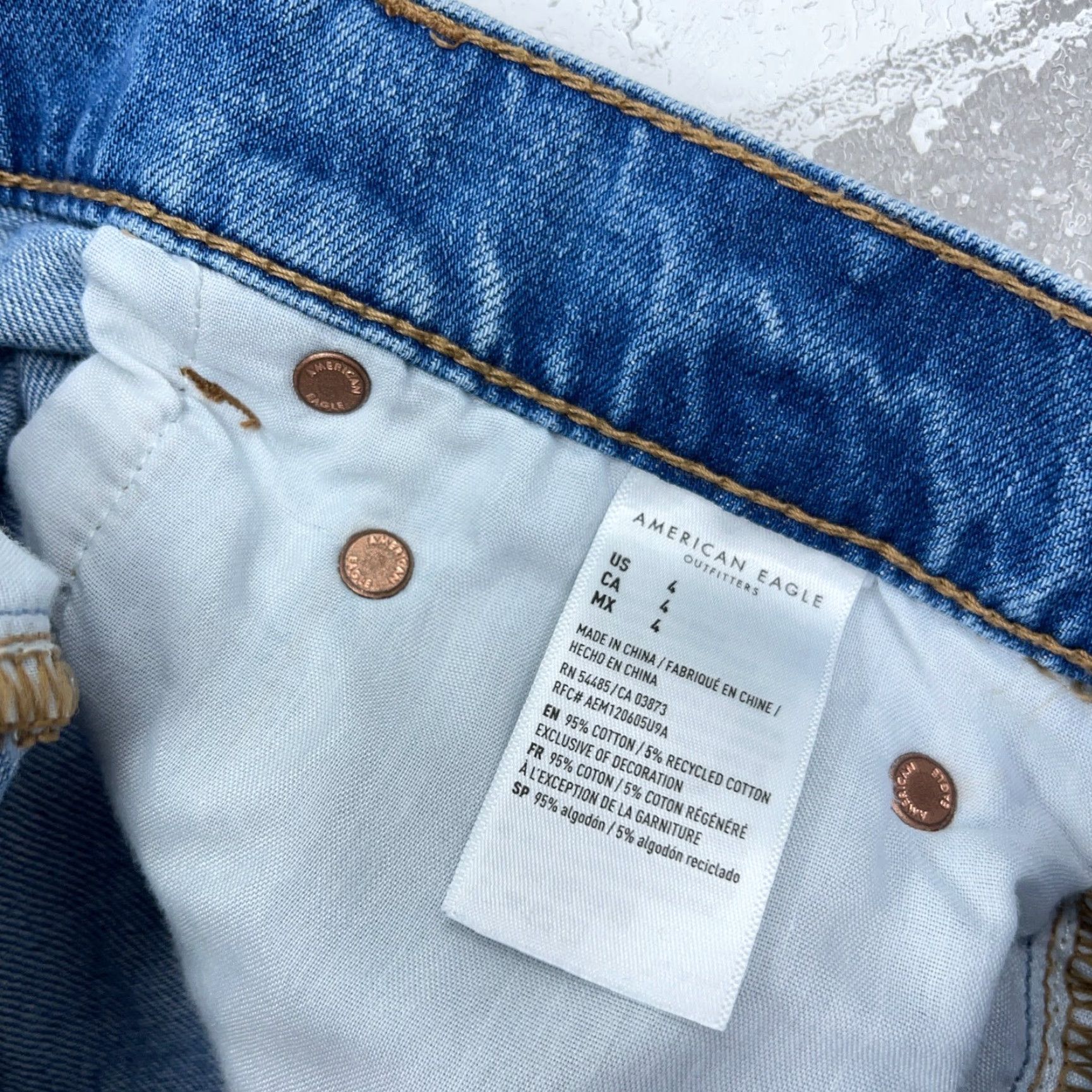 American Eagle Outfitters American Eagle Outfitters Shorts Women 4 Denim Cut-Off 90s Boyfriend Fit Jorts Raw Hem Blue 3 in Inseam Casual Size 27" / US 4 / IT 40 - 4 Thumbnail