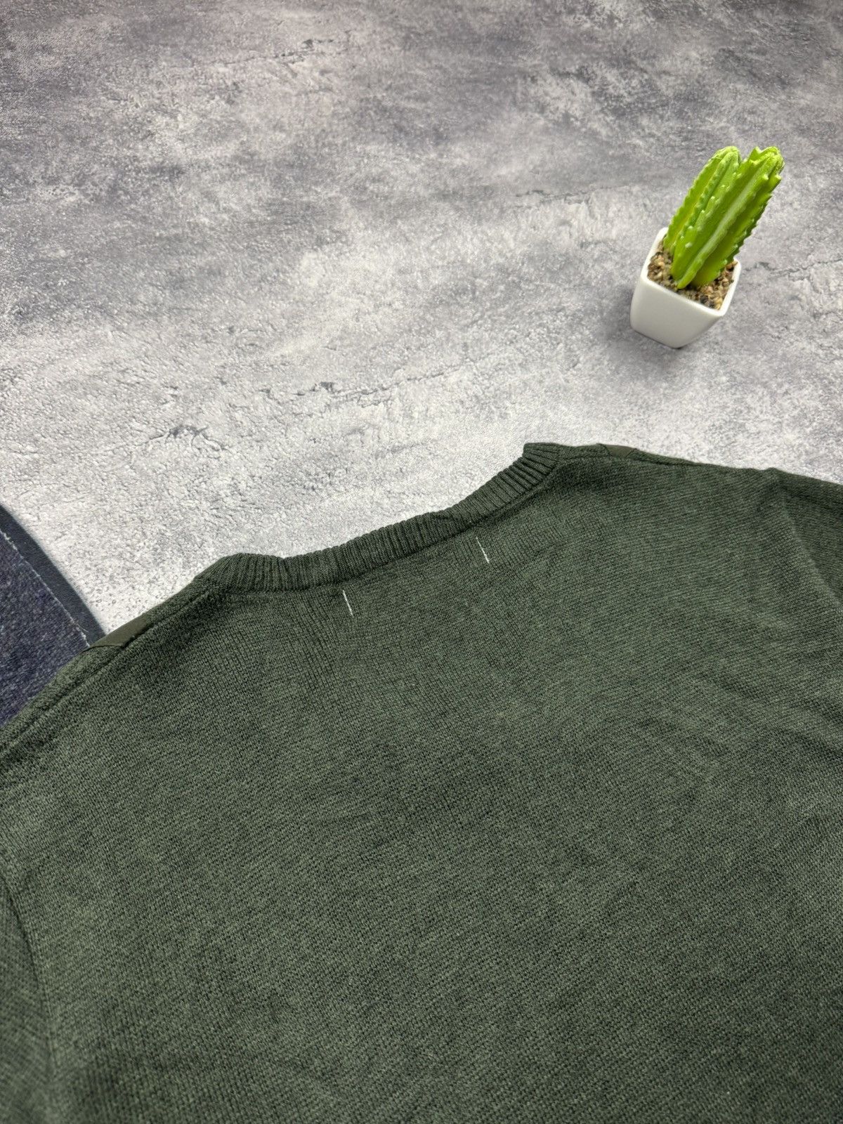 Comme des Garcons SHIRT Comme des Garcons SHIRT Green V-Neck Patchwork Details Size US L / EU 52-54 / 3 - 13 Thumbnail