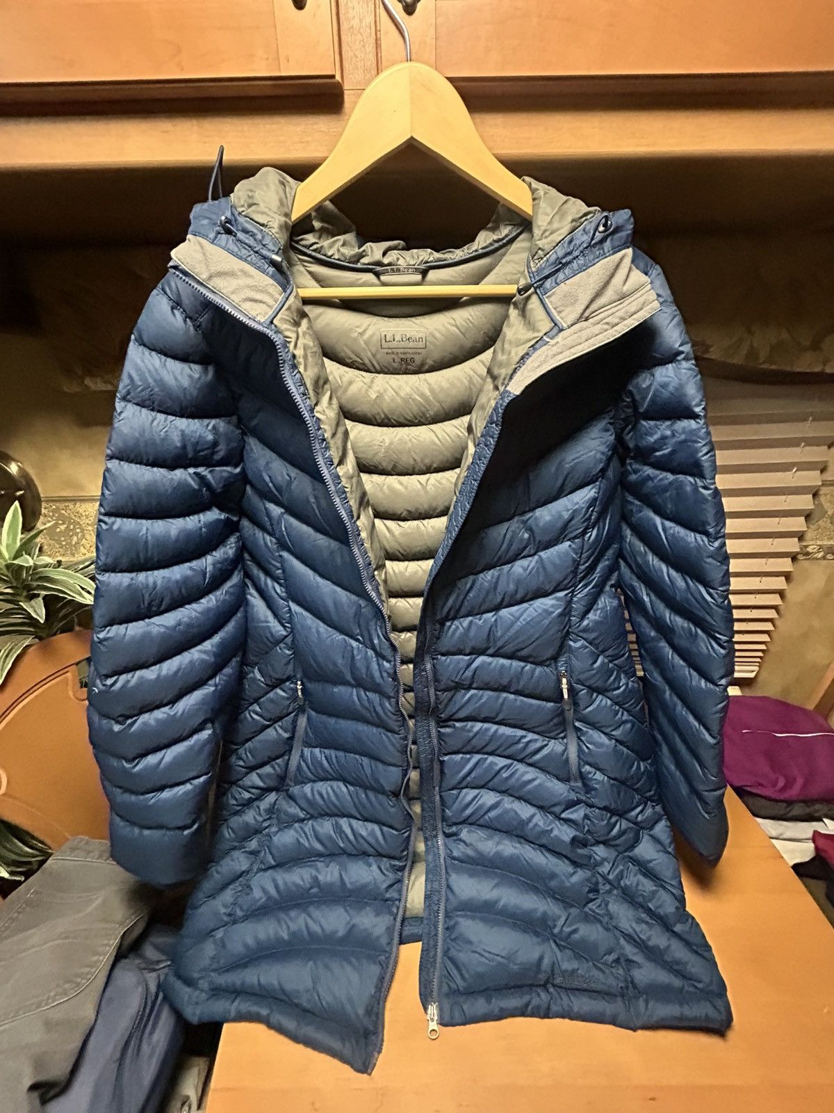 L.L. Bean Women's LL Bean Ultralight Down Coat Size L / US 10 / IT 46 - 1 Thumbnail