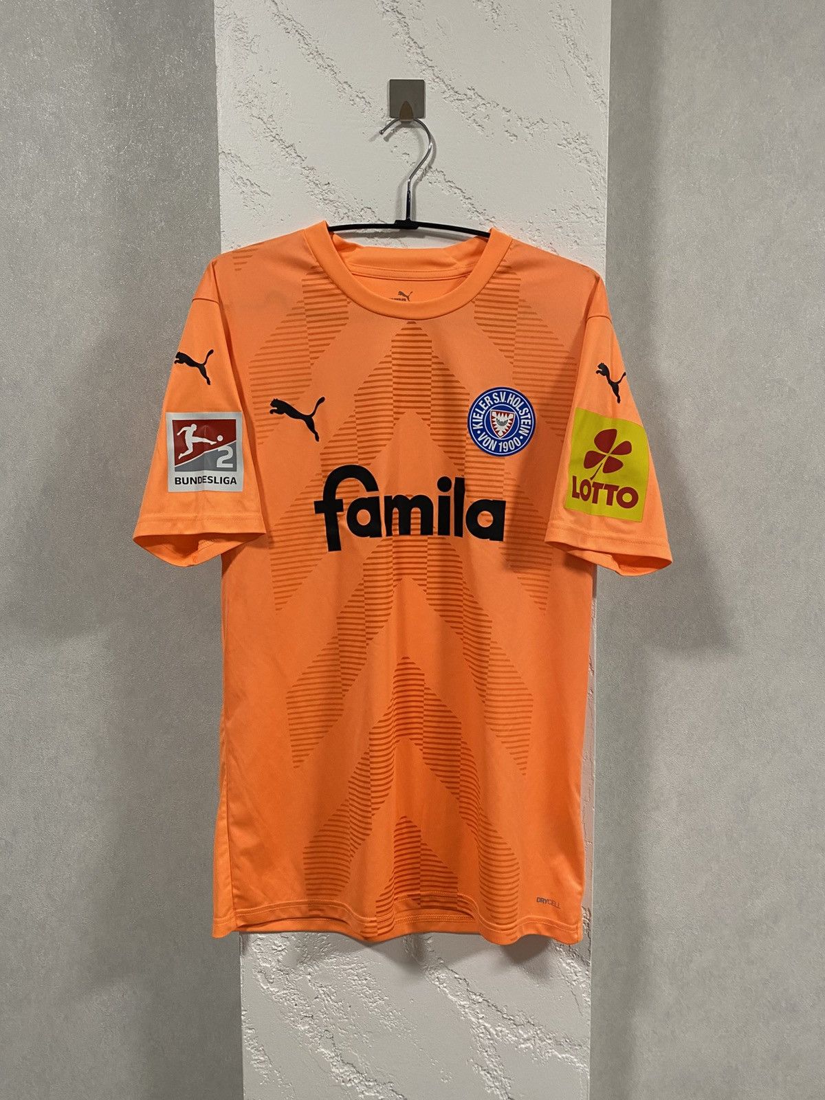 Puma Holstein Kiel 2022 2023 GK Kit Soccer Jersey Size US M / EU 48-50 / 2 - 1 Thumbnail