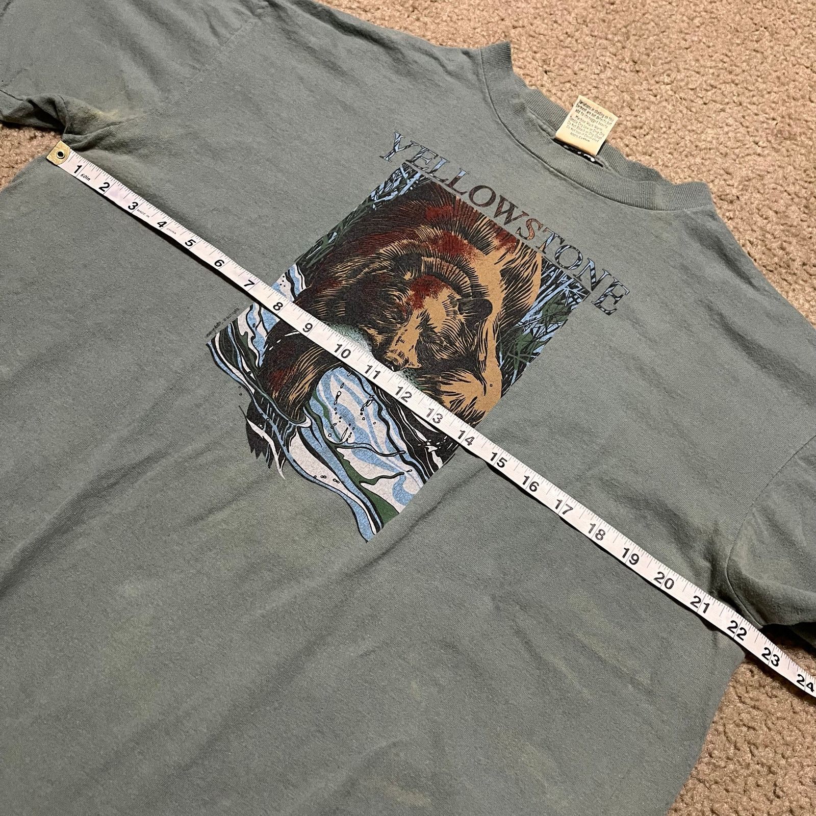 Other Vintage Yellowstone Grizzly Bear Graphic Tee Shirt Large Size US L / EU 52-54 / 3 - 7 Thumbnail