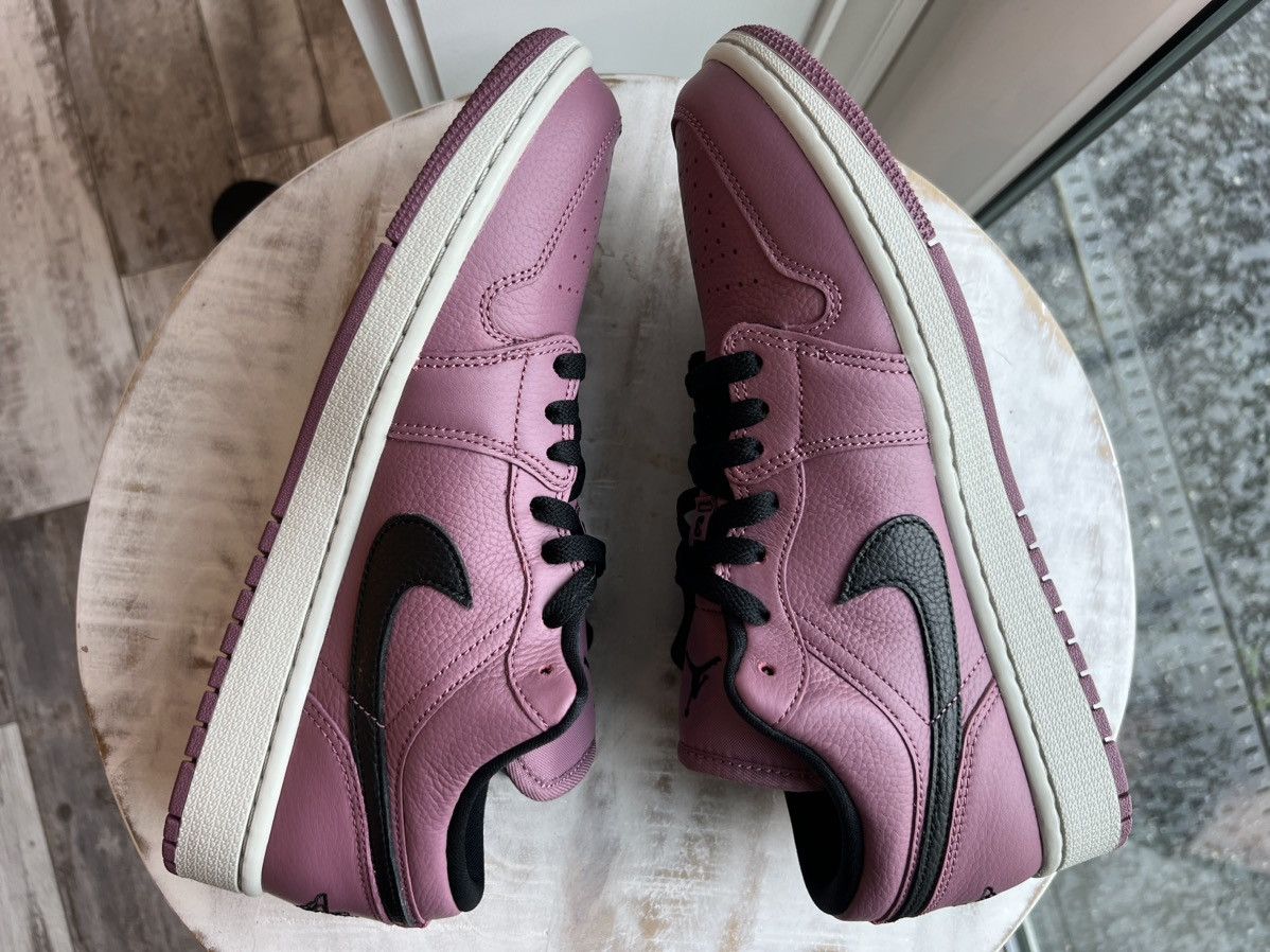 Jordan Brand Nike Air Jordan 1 Low Light Mulberry size 11w 9.5m Size US 11 / IT 41 - 6 Thumbnail