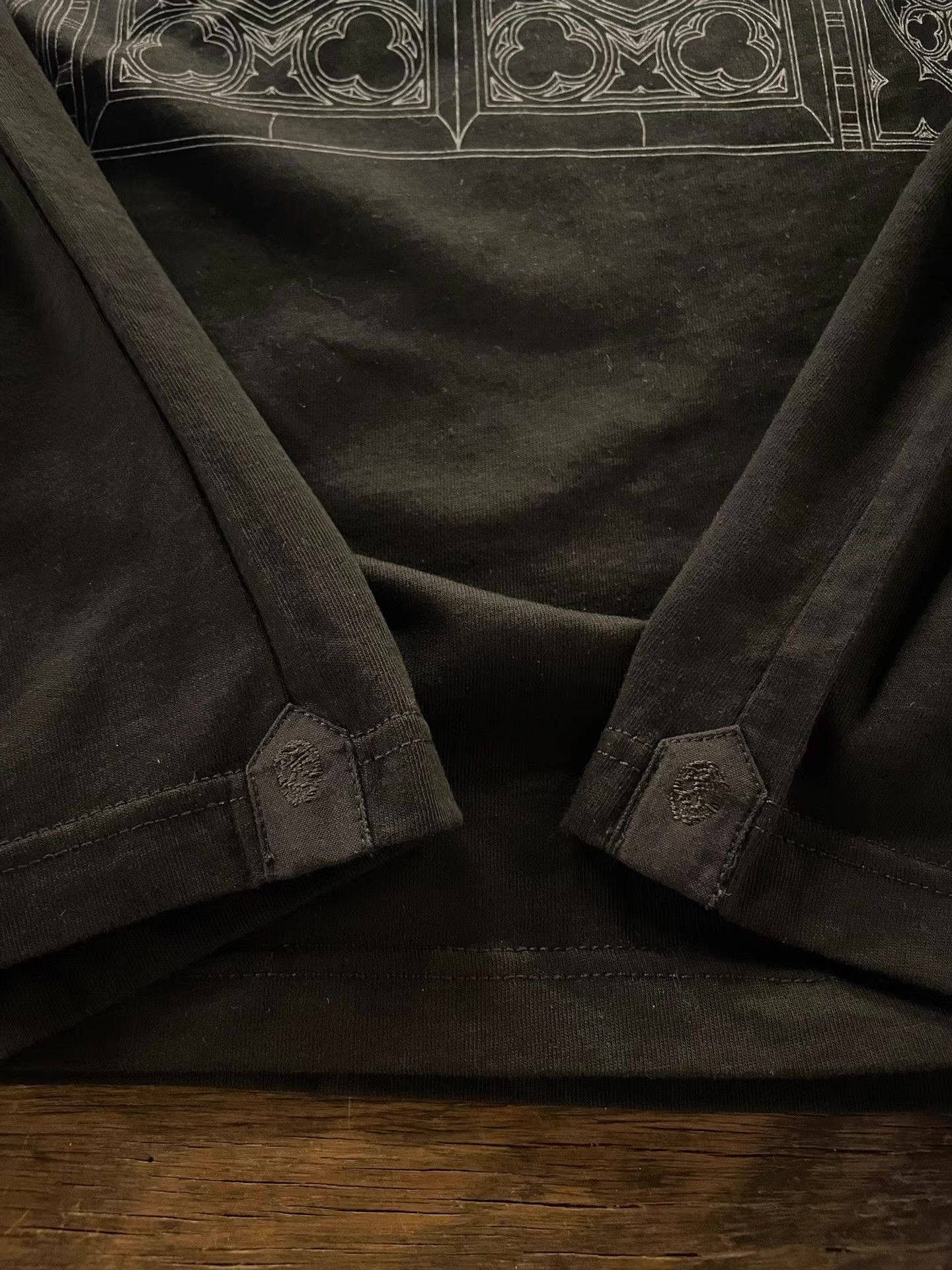 Alexander McQueen Alexander McQueen 17SS Mainline men’s short‑sleeve。Ｑ25 Size US L / EU 52-54 / 3 - 6 Thumbnail