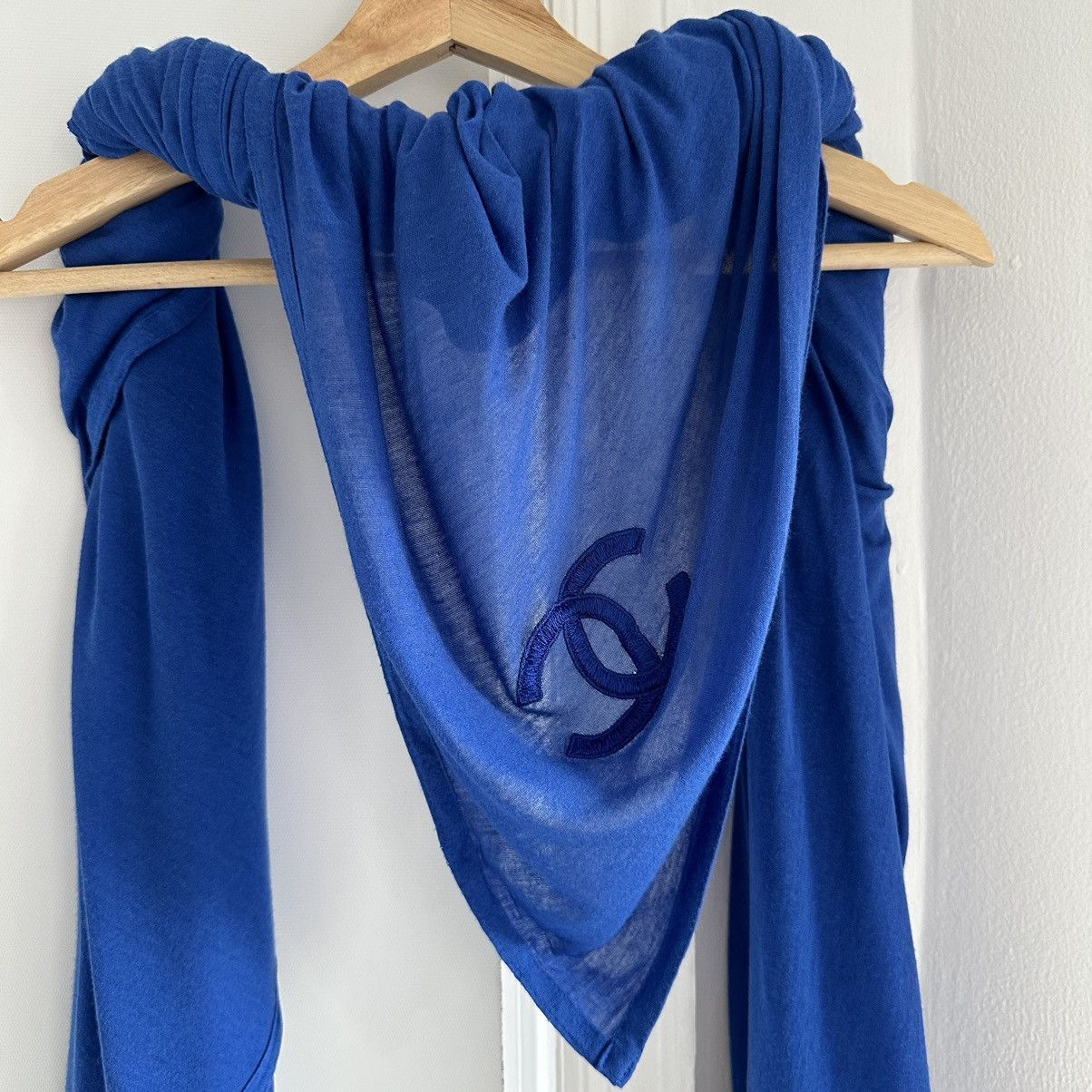 image of Chanel Shawl Blue Blend Modal/cashmere 100% Authentic, Women's