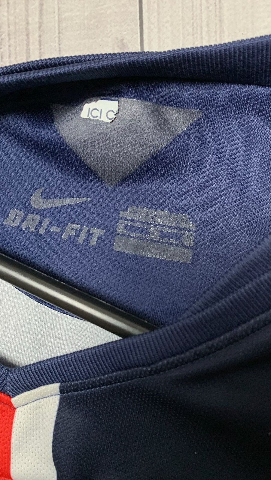 Nike × Vintage Vintage Nike psg soccer jersey size XL Size US XL / EU 56 / 4 - 4 Thumbnail