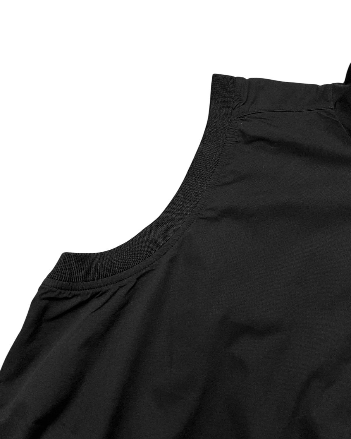 Oakley 2010s Oakley Golf Japan Sleeveless Tech Vest Size US L / EU 52-54 / 3 - 9 Thumbnail