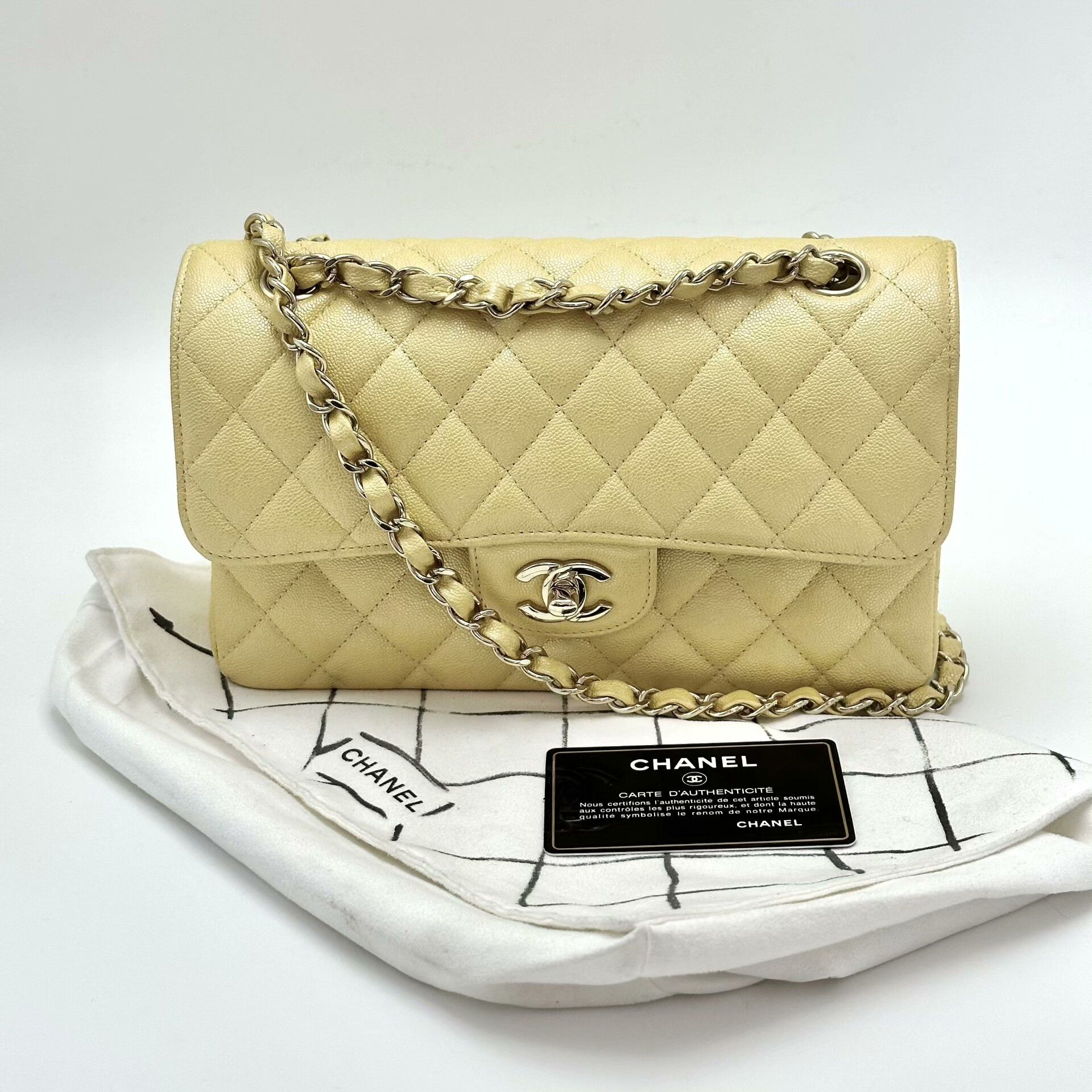 Chanel Pre-loved Bag Very good condition Size ONE SIZE - 1 Thumbnail