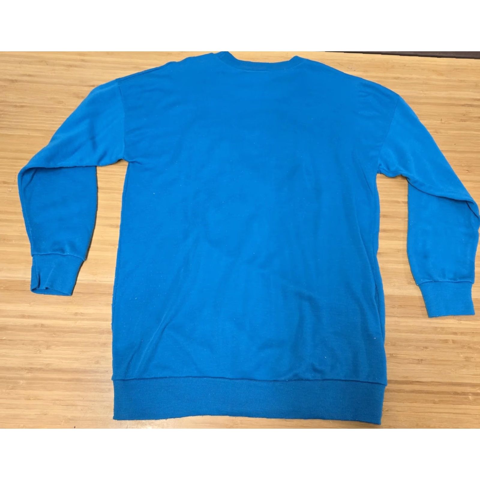 Disney VINTAGE Disney Minnie Mouse Sweatshirt Womens Small Blue Chenille Crewneck 90s Size S / US 4 / IT 40 - 6 Thumbnail