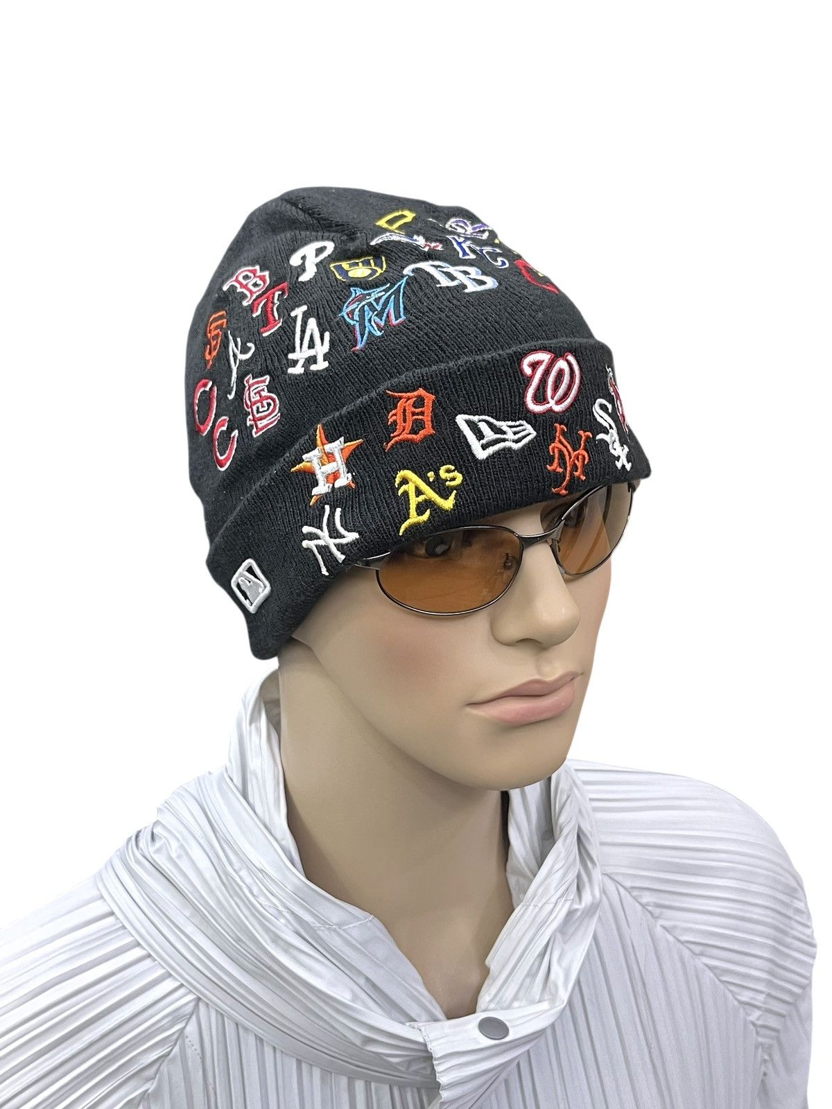 MLB × New Era × Takashi Murakami New Era MLB Multi-Team Logo Beanie Hype Embroidery Size ONE SIZE - 9 Thumbnail