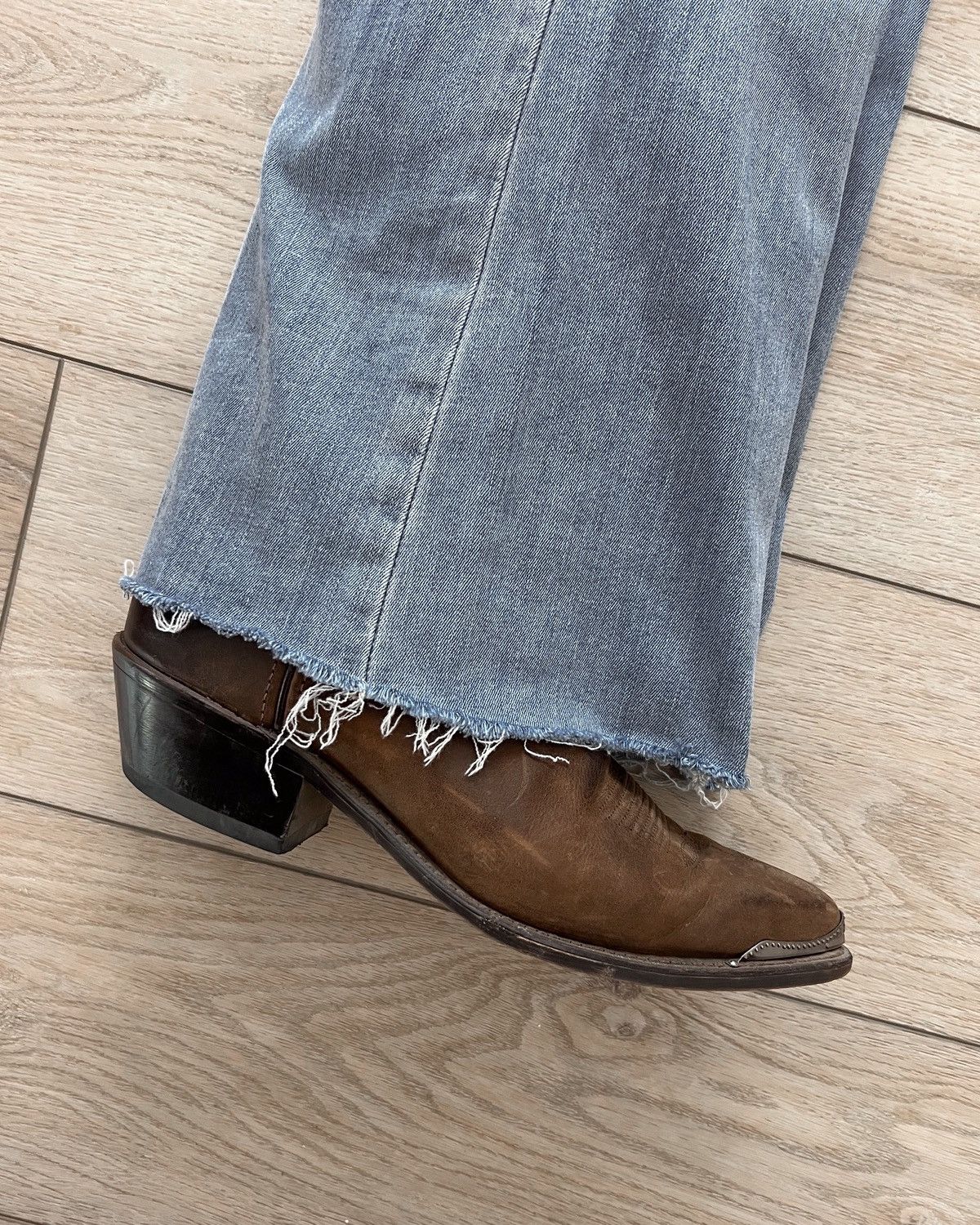 Frame Awesome Frame Vintage Wash Boot Cut Raw Hem Denim Jeans Size US 32 / EU 48 - 9 Thumbnail