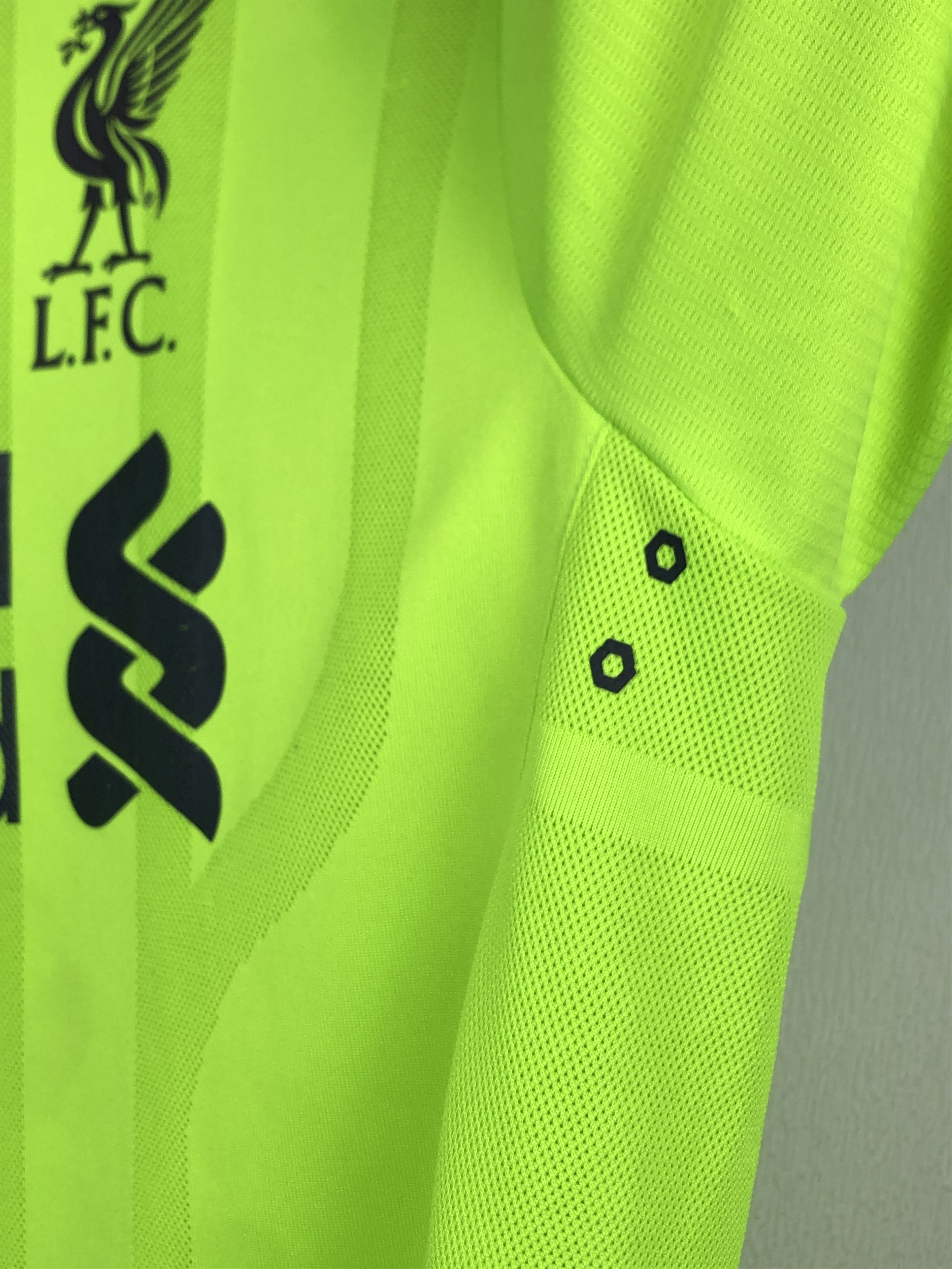 New Balance Liverpool football shirt 2016 Soccer YNWA Jersey Trikot Size US M / EU 48-50 / 2 - 12 Thumbnail