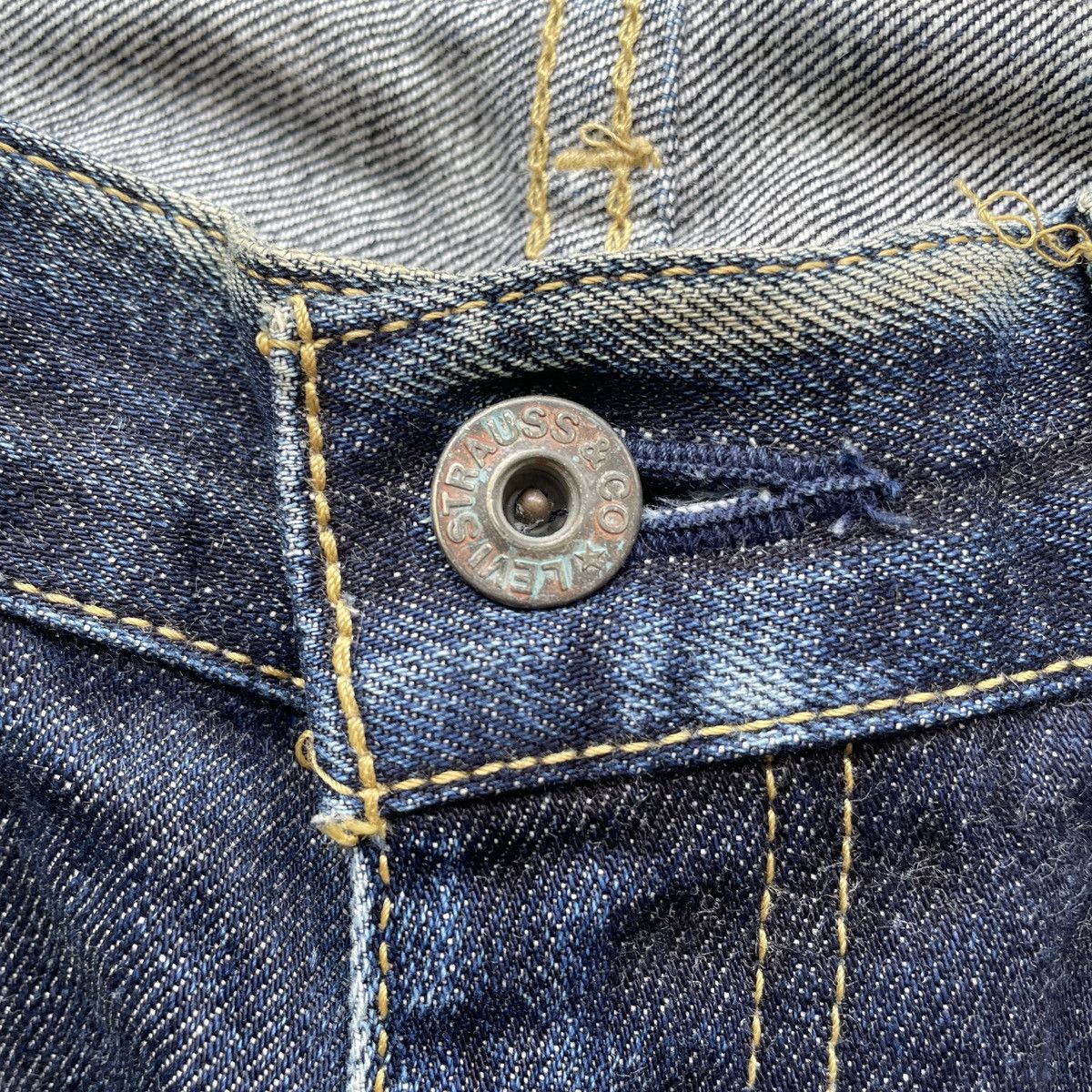 Levi's Vintage Clothing Vintage Levi’s 502 Distressed Jeans Dark Blue Faded Pants Size US 32 / EU 48 - 6 Thumbnail