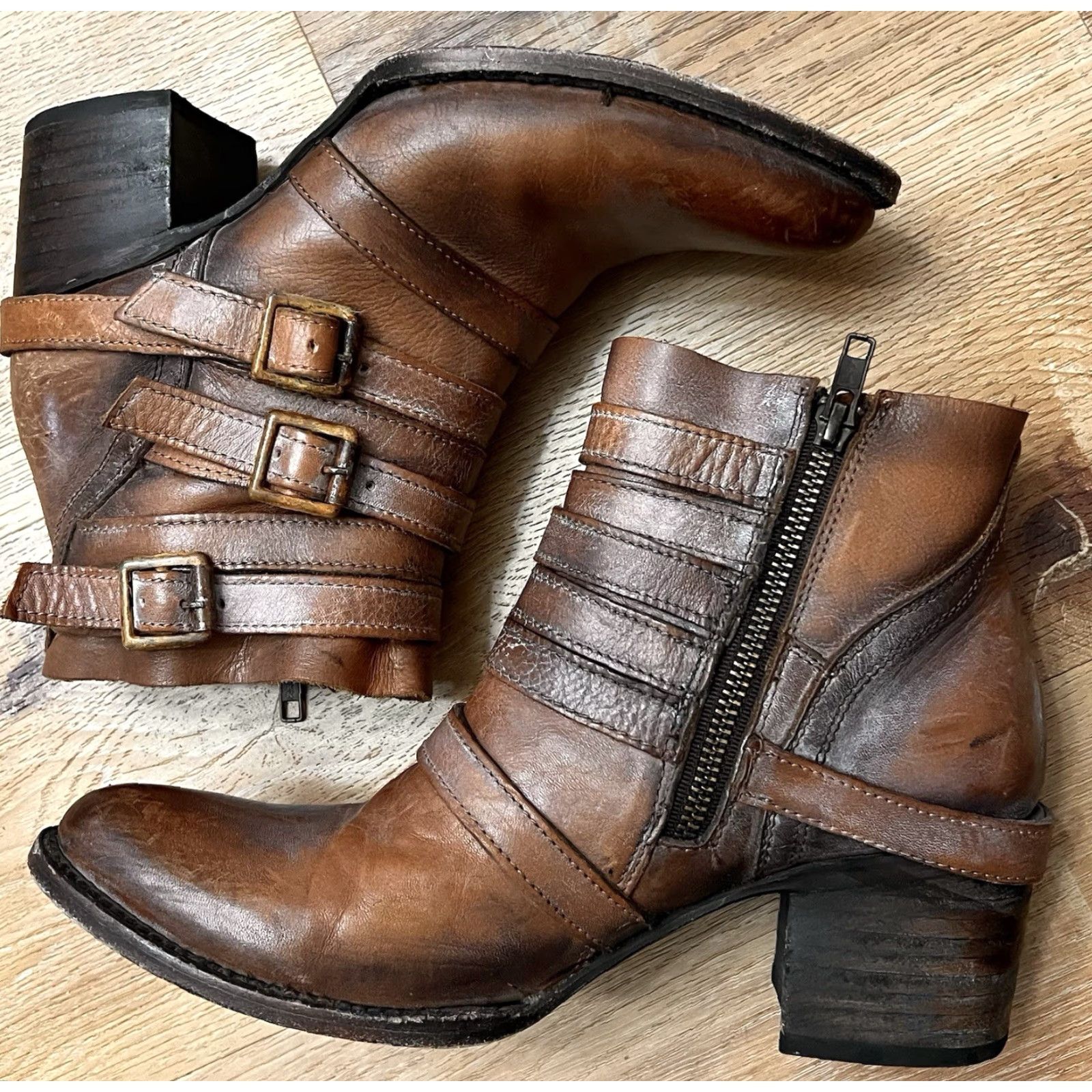 FREEBIRD **Bohemian Freebird Santo Women's Brown Leather Ankle Boot Size 9** User: **Brown Freebird Santo Women's Bohemian Leather Ankle Boot Size 9** Size US 9 / IT 39 - 2 Thumbnail