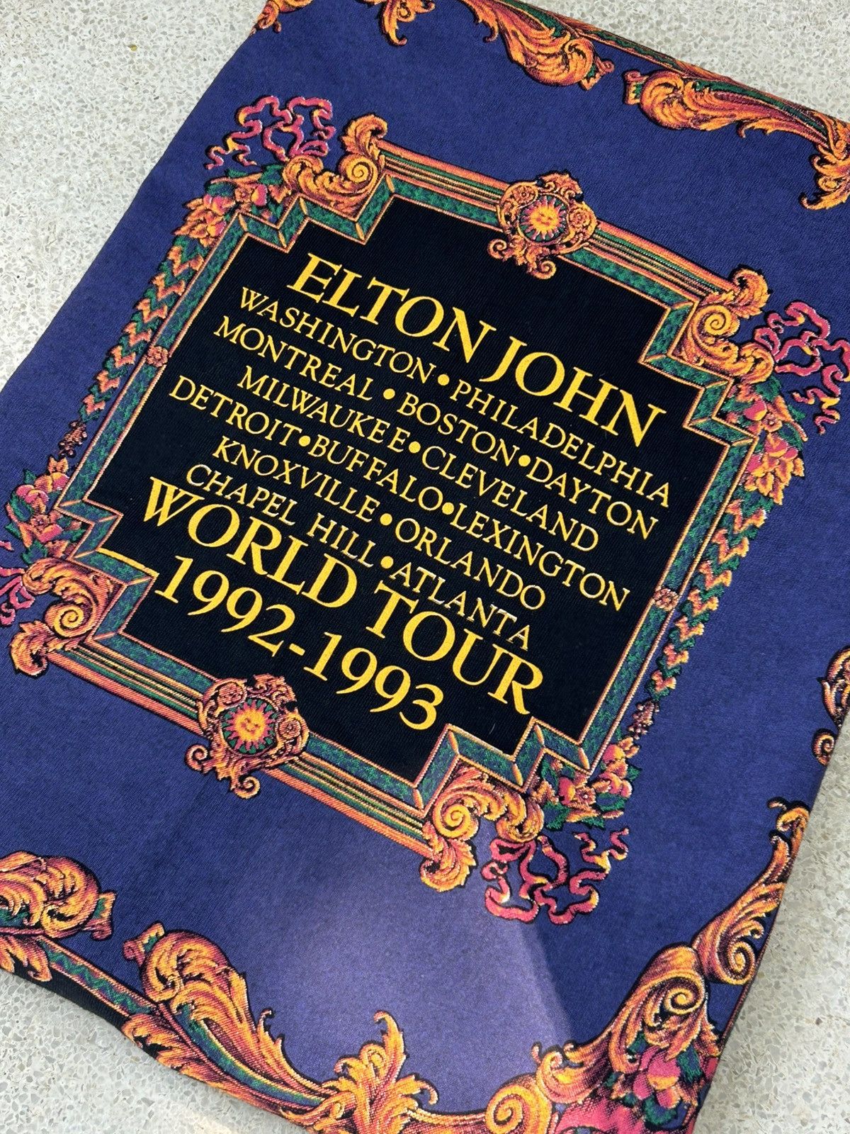 Band Tees Elton John 1992 1993 Versace Size US XL / EU 56 / 4 - 7 Thumbnail